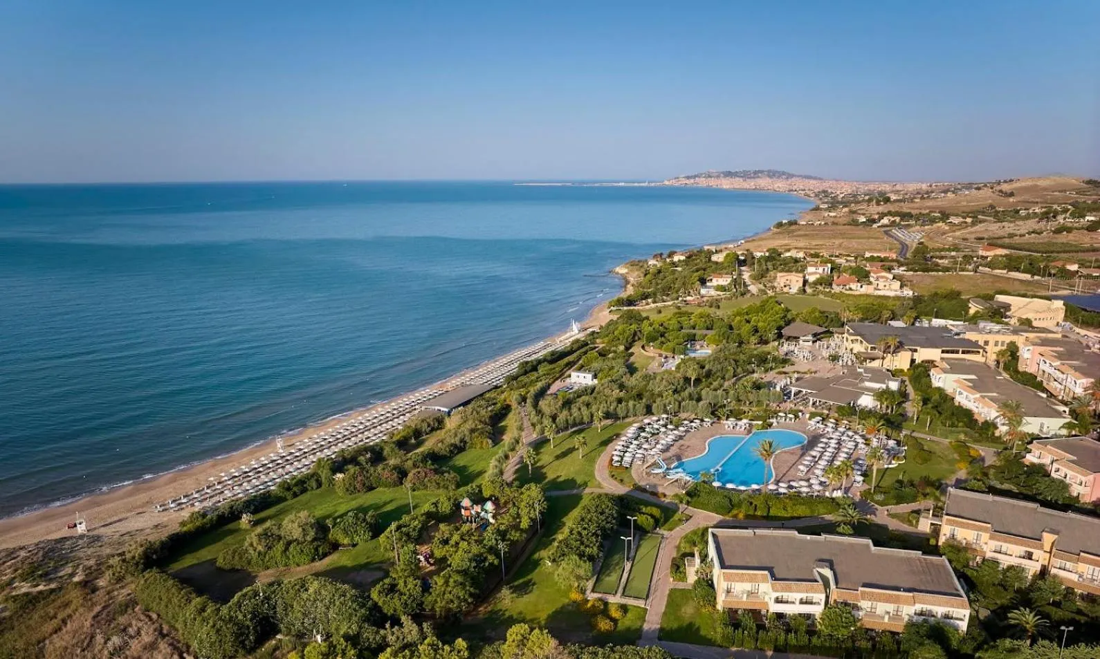 Day in Serenusa Resort