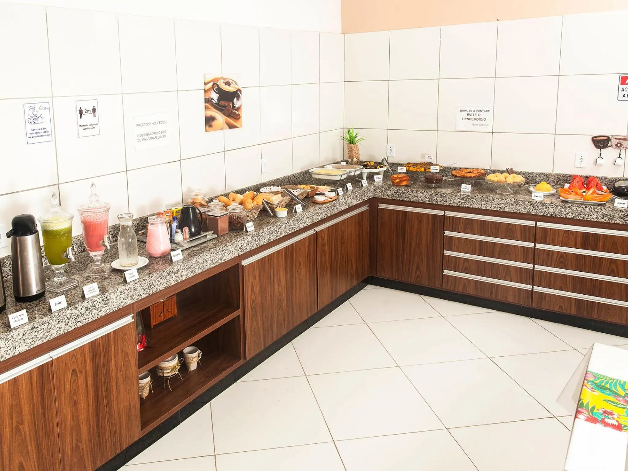 Buffet breakfast in Pousada Recanto do Mucugê