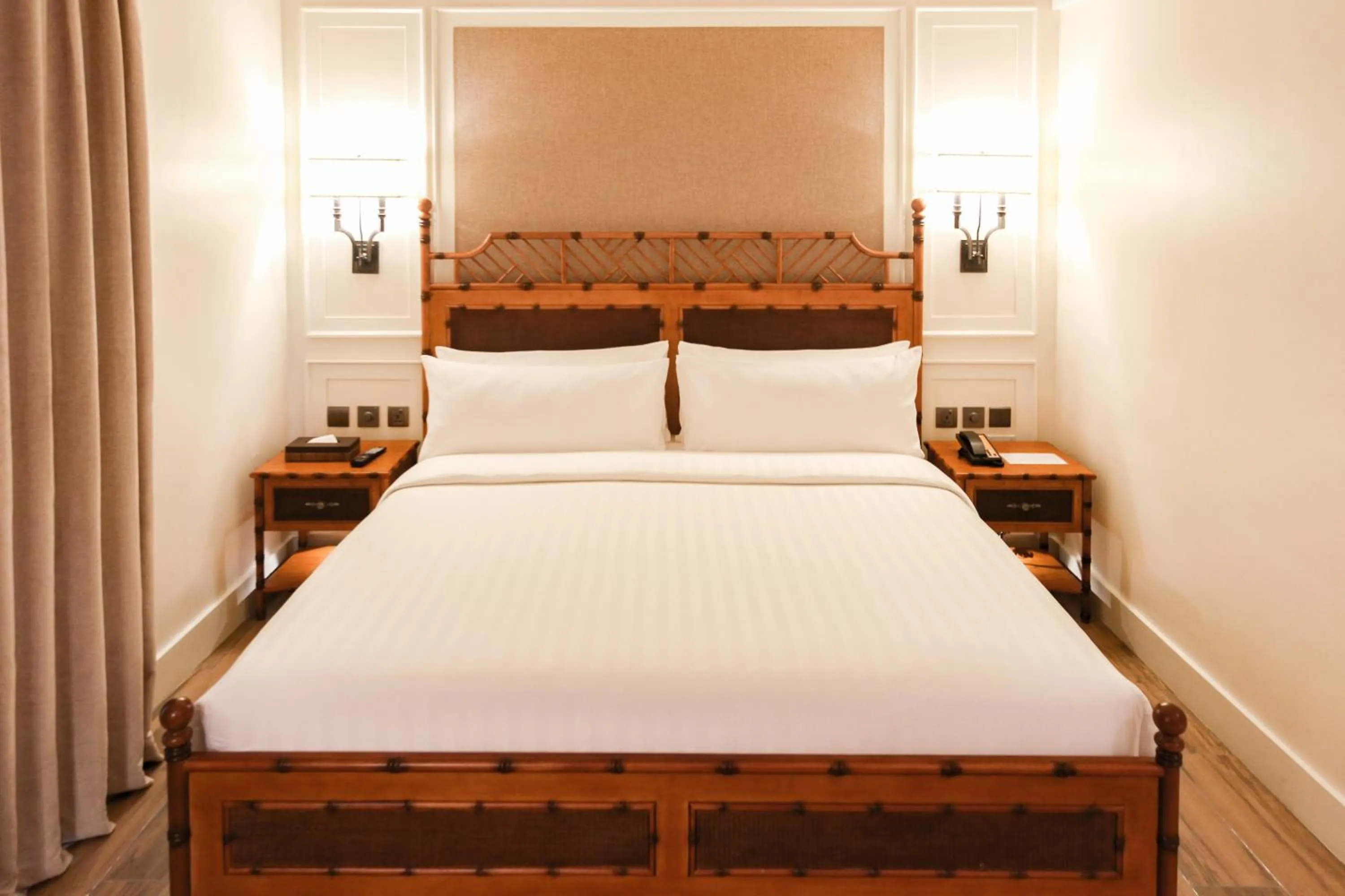 Swimming pool, Bed in Feliz Hotel Boracay