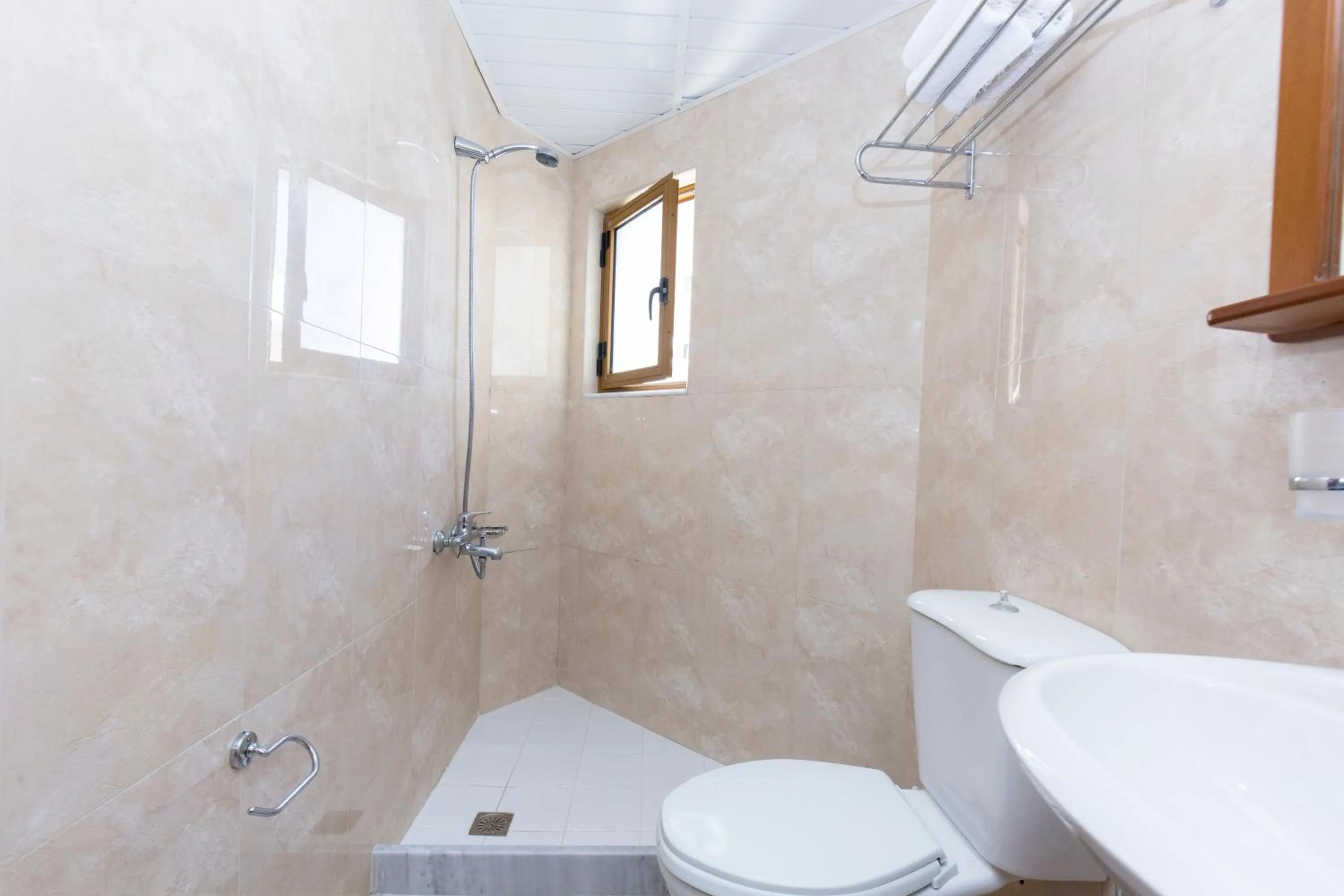 Shower in Mandy Suites