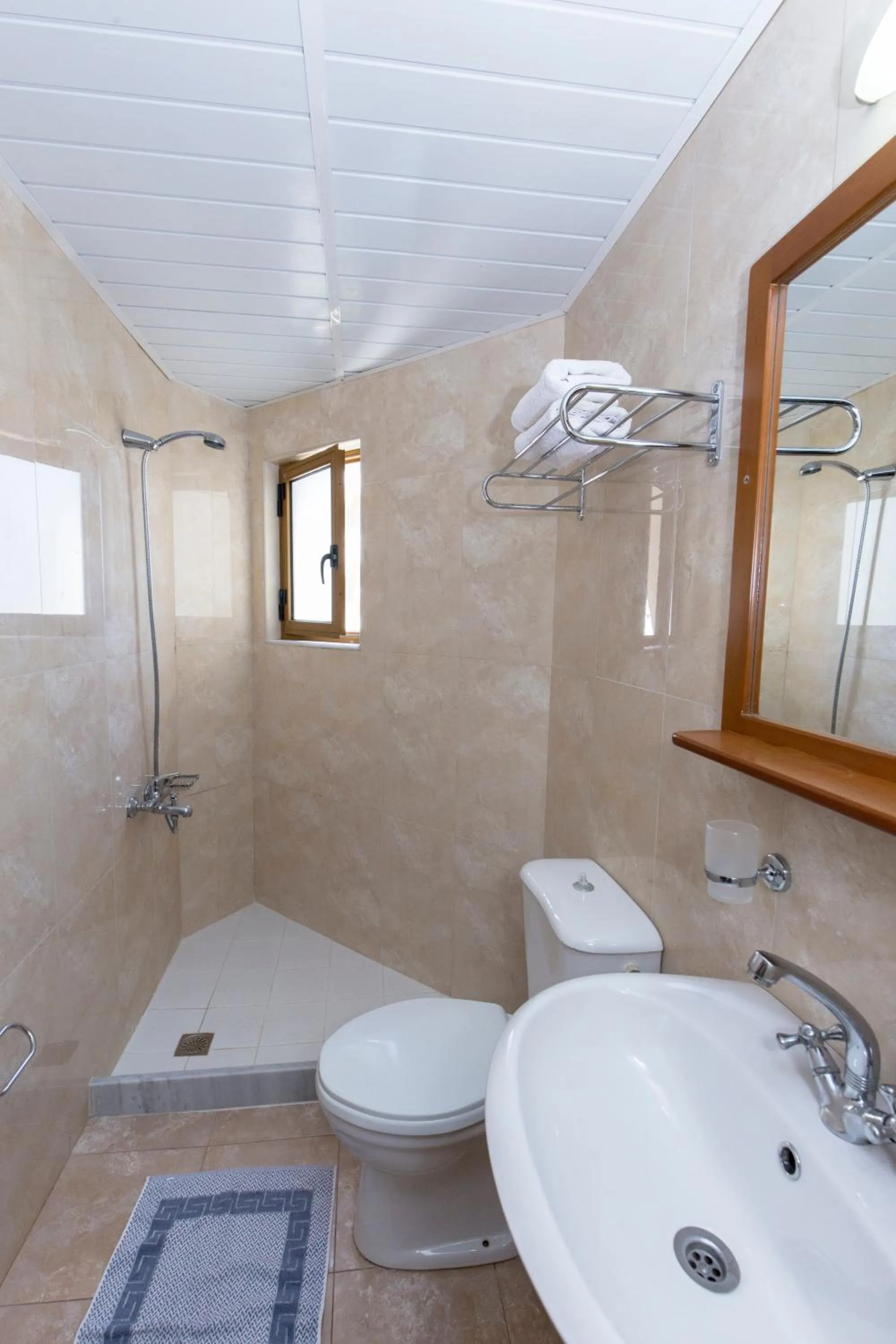 Shower in Mandy Suites