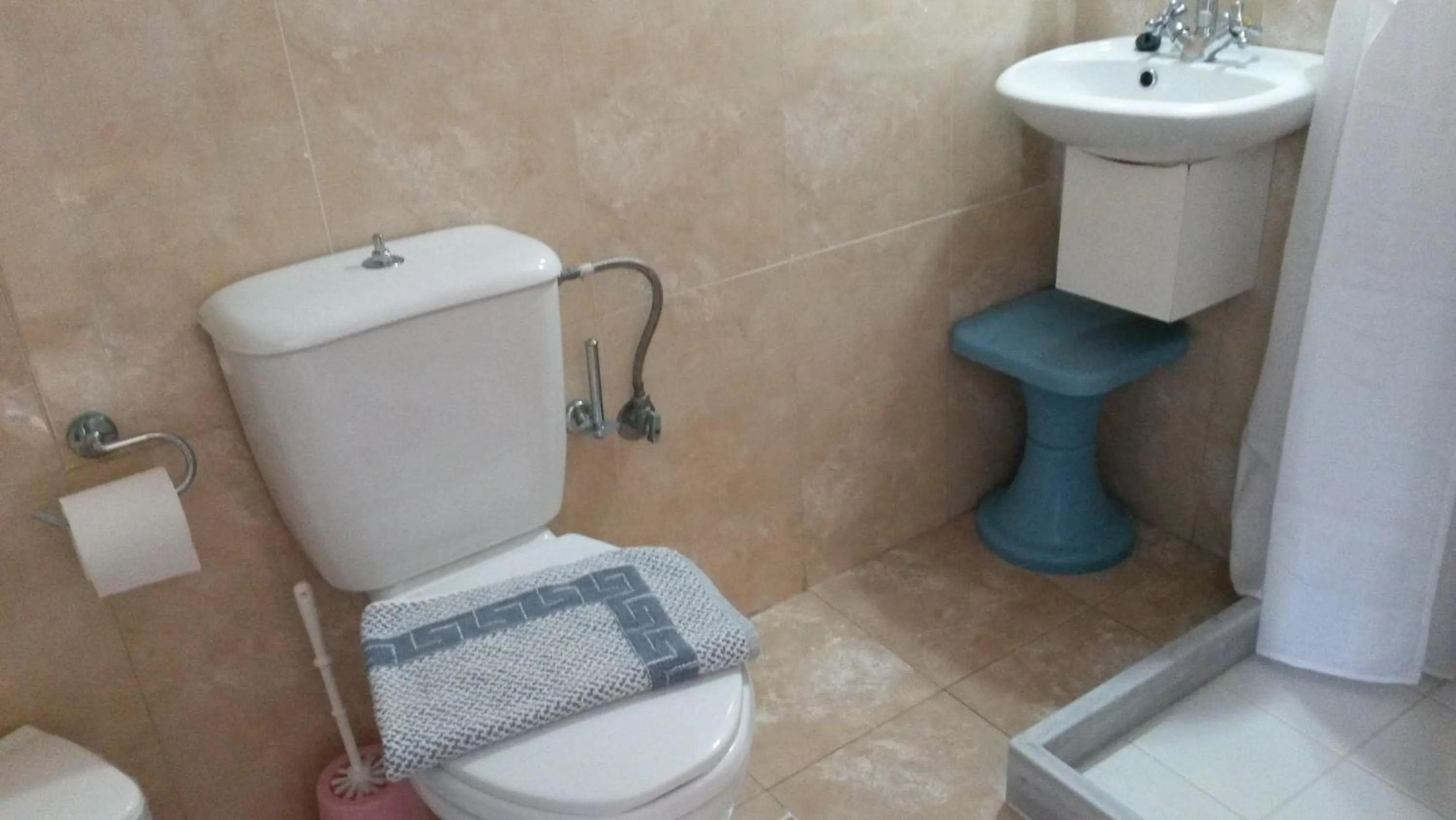 Shower in Mandy Suites