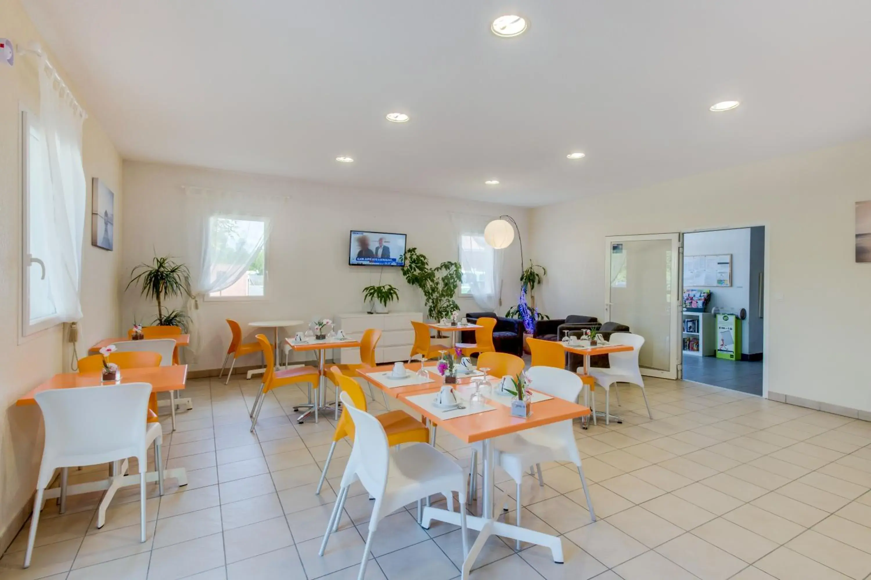 Restaurant/places to eat in Vacancéole - Le Domaine d'Enserune Restaurant/places to eat in Vacancéole - Le Domaine d'Enserune