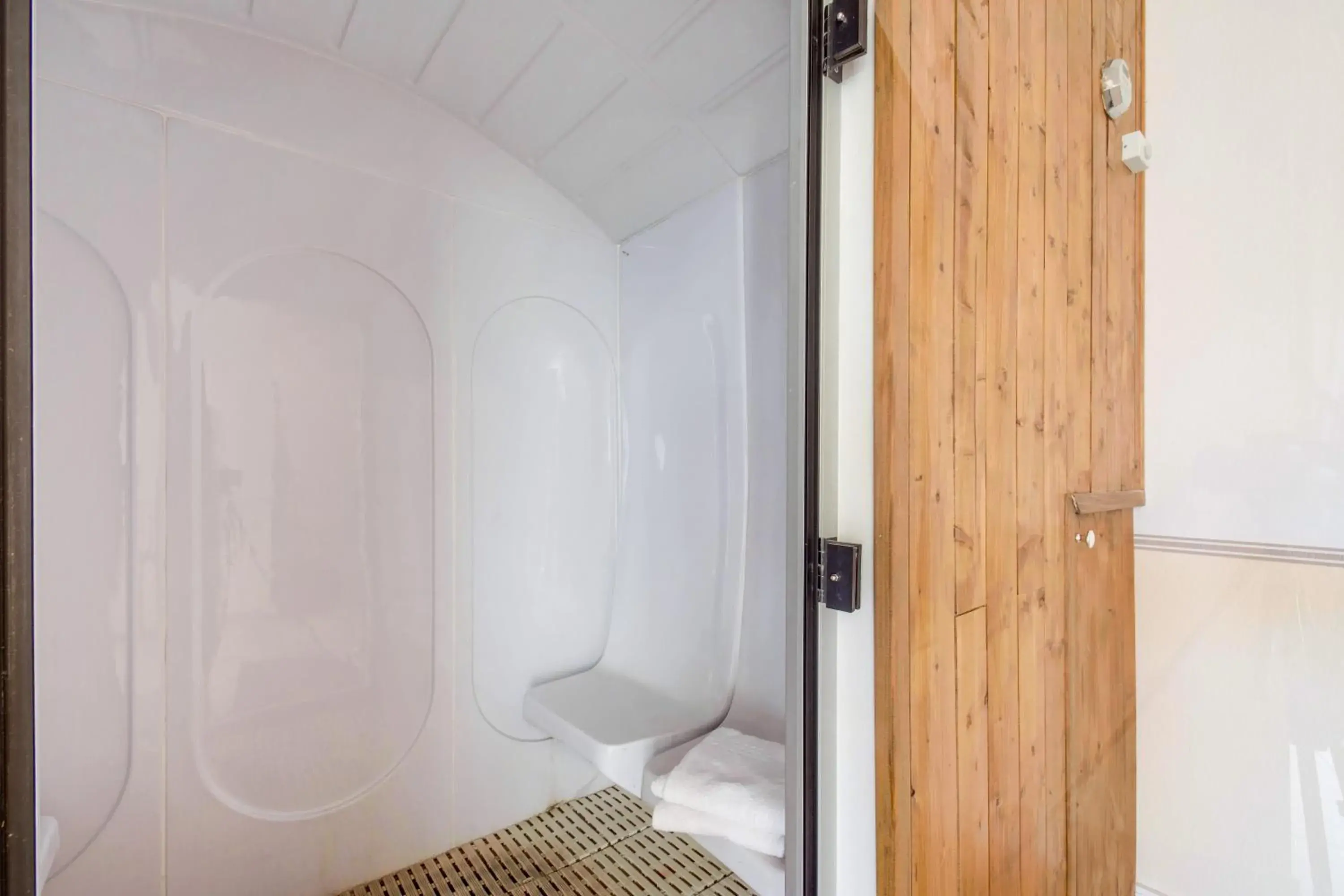 Spa and wellness centre/facilities in Vacancéole - Le Domaine d'Enserune Spa and wellness centre/facilities in Vacancéole - Le Domaine d'Enserune