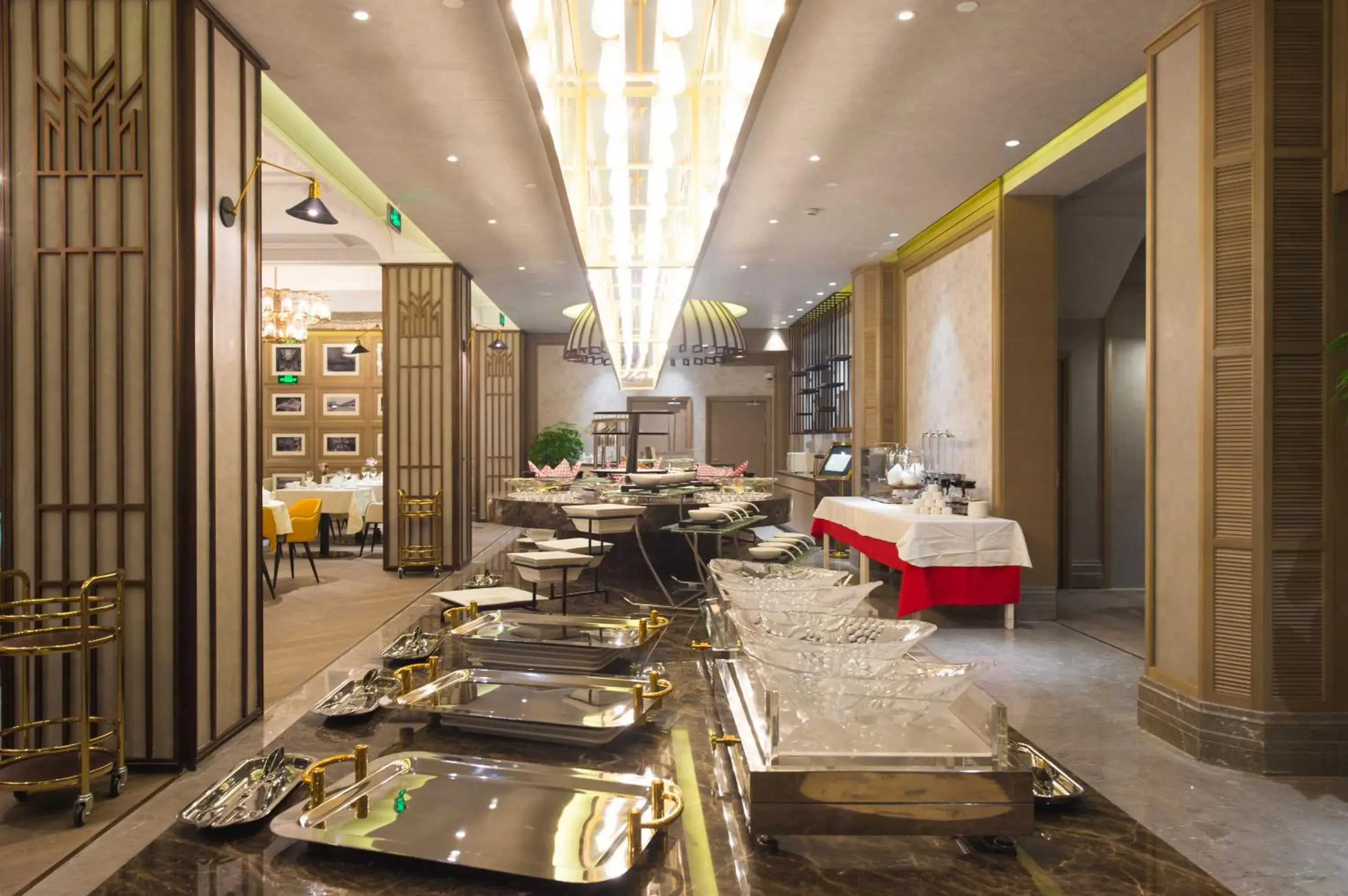 Restaurant/places to eat in Jinjiang Metropolo Hotel Classic Nanjing Road (East) Shanghai Restaurant/places to eat in Jinjiang Metropolo Hotel Classic Nanjing Road (East) Shanghai