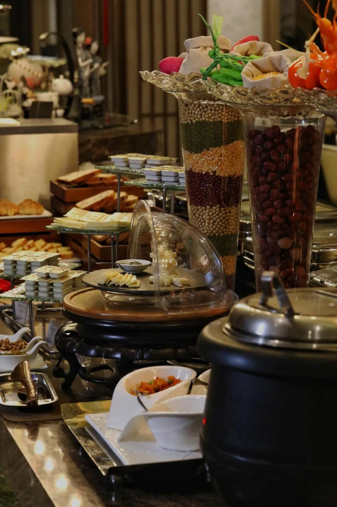 Buffet breakfast in Jinjiang Metropolo Hotel Classic Nanjing Road (East) Shanghai