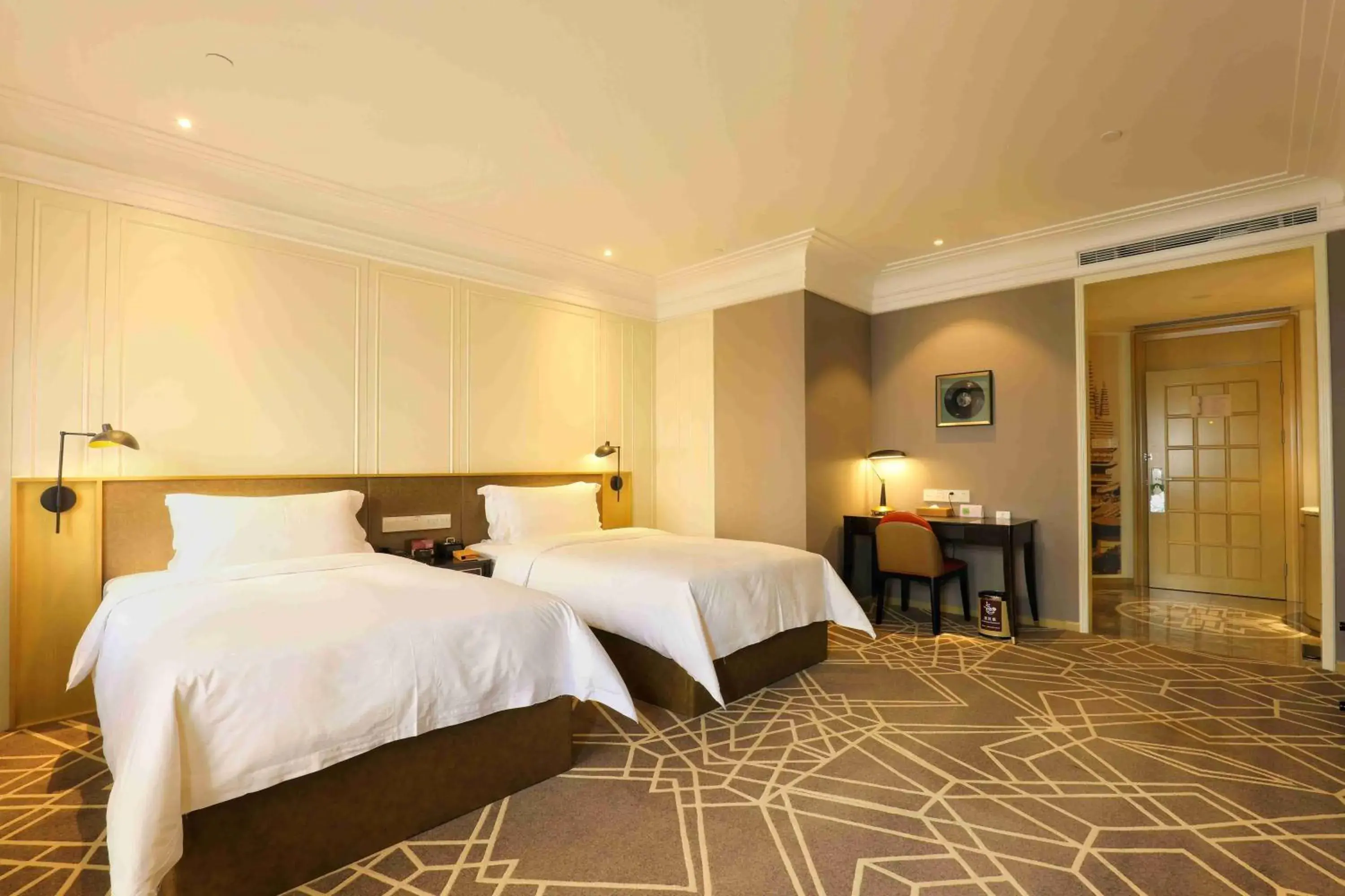 Bed in Jinjiang Metropolo Hotel Classic Nanjing Road (East) Shanghai Bed in Jinjiang Metropolo Hotel Classic Nanjing Road (East) Shanghai