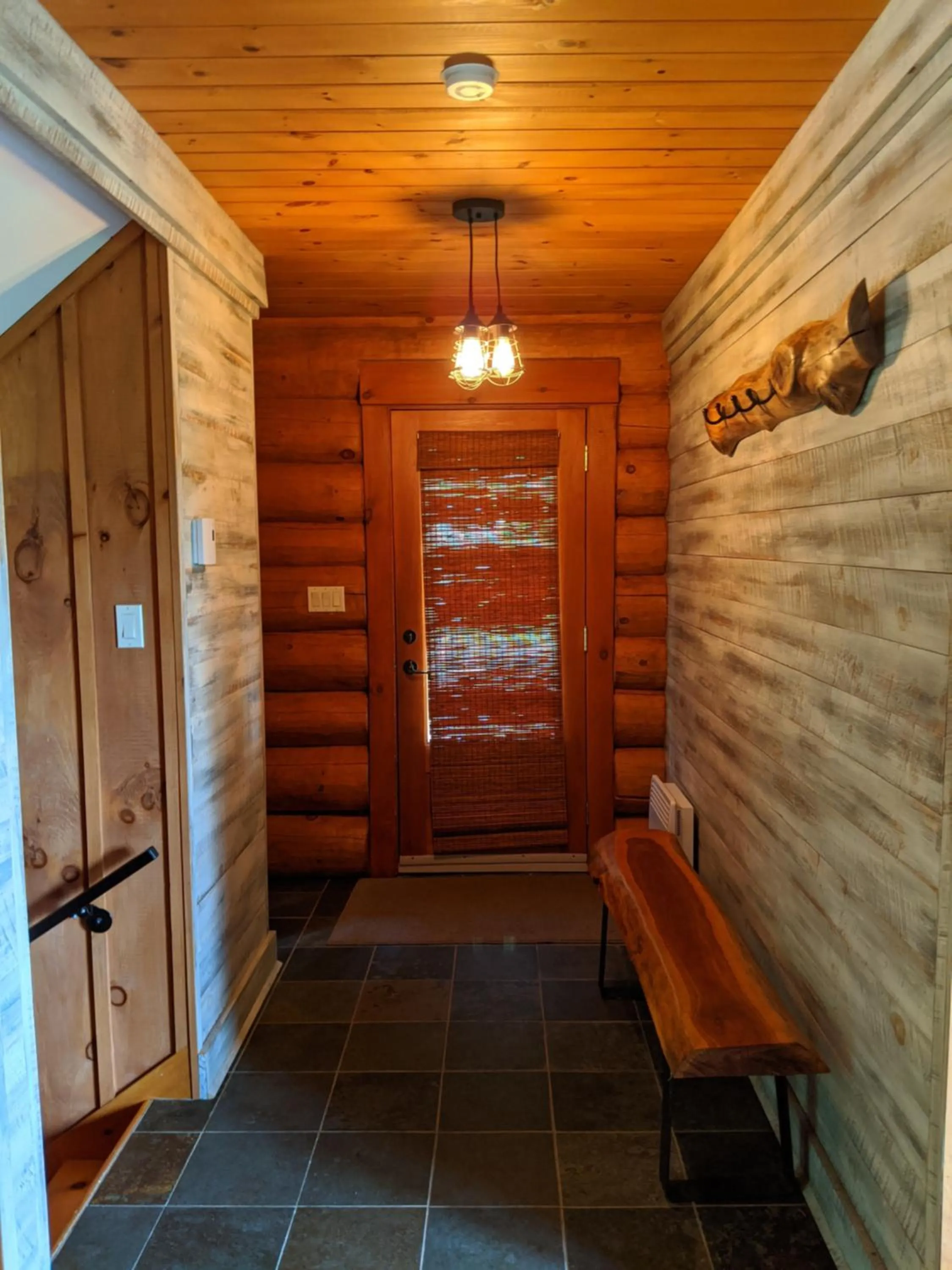 Facade/entrance in Tremblant Mountain Chalets