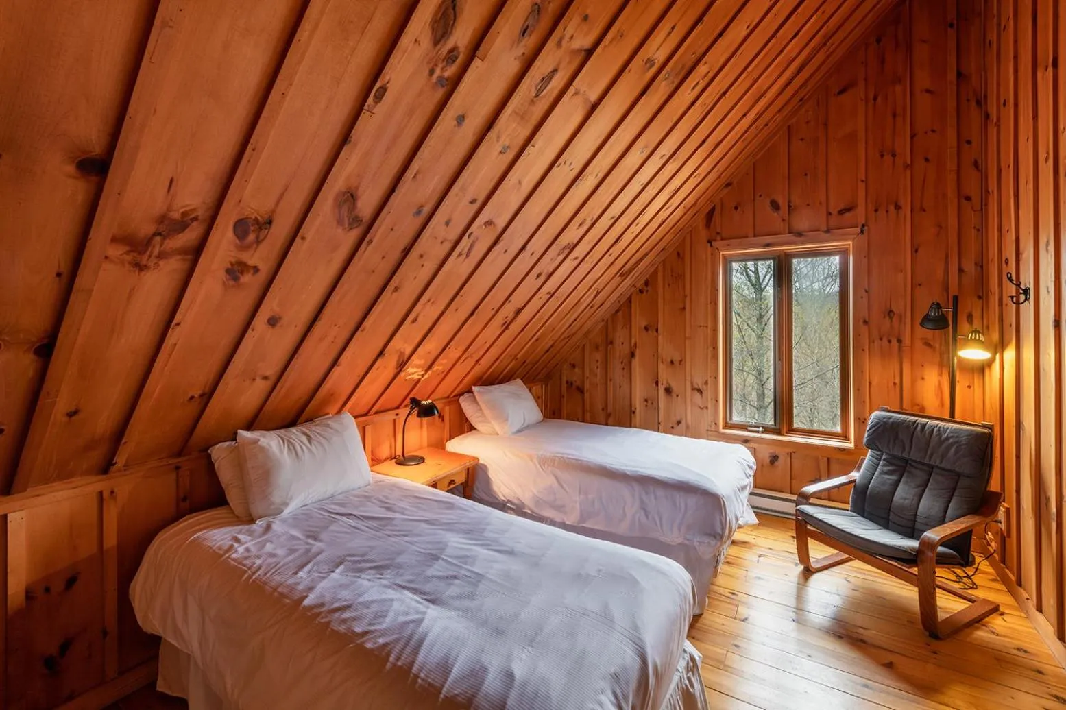 Bedroom, Bed in Tremblant Mountain Chalets