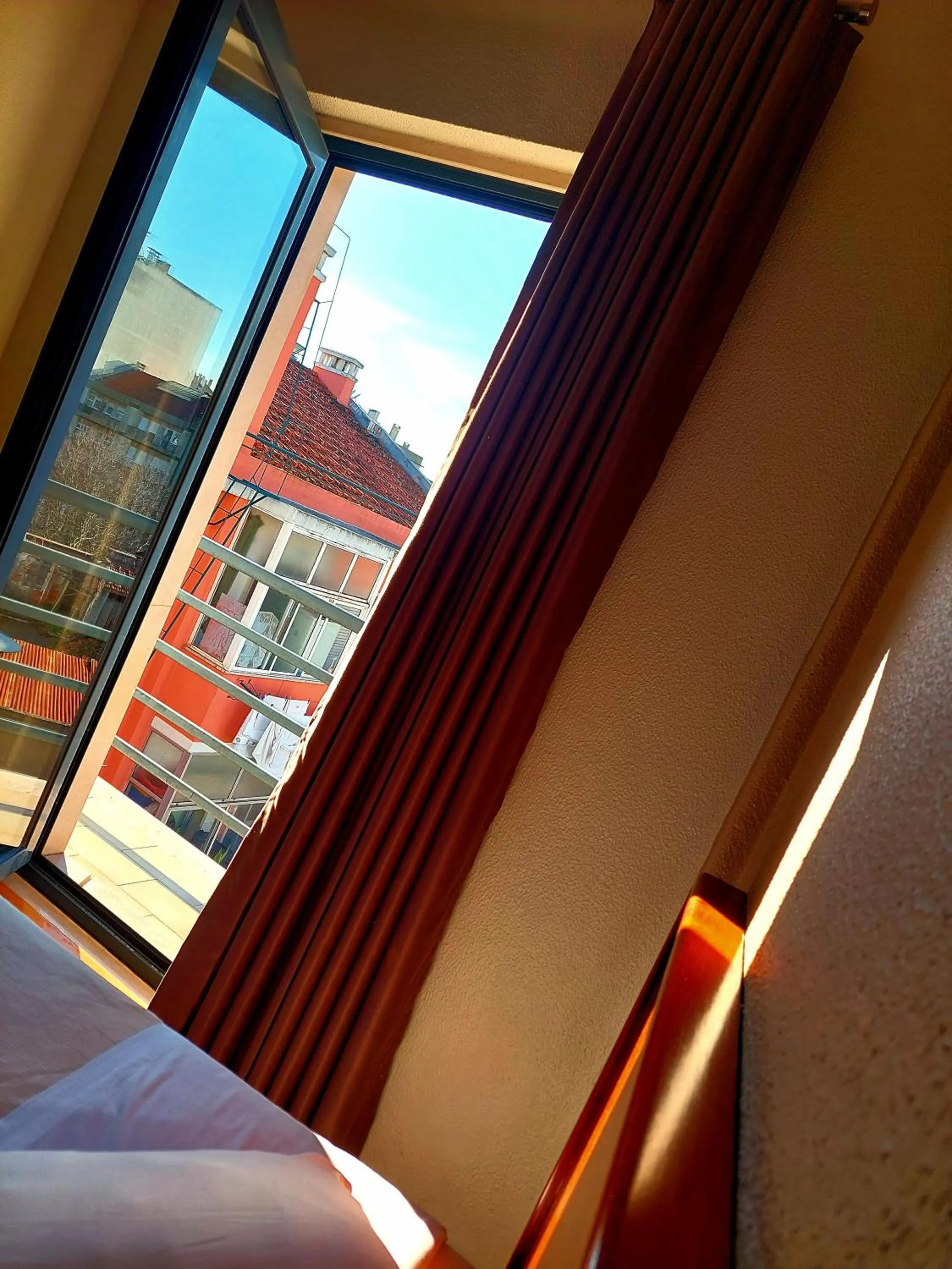 Balcony/Terrace, Bed in Hotel Amadora Palace