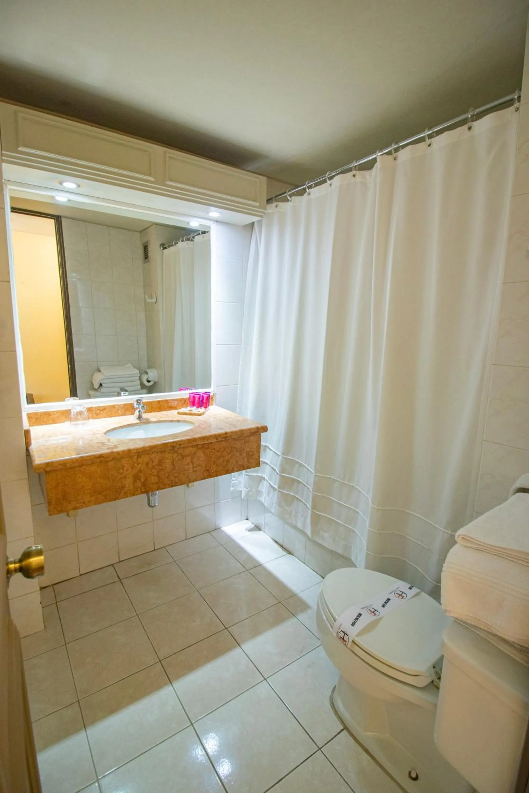 Bathroom in Hotel Frontera Clásico