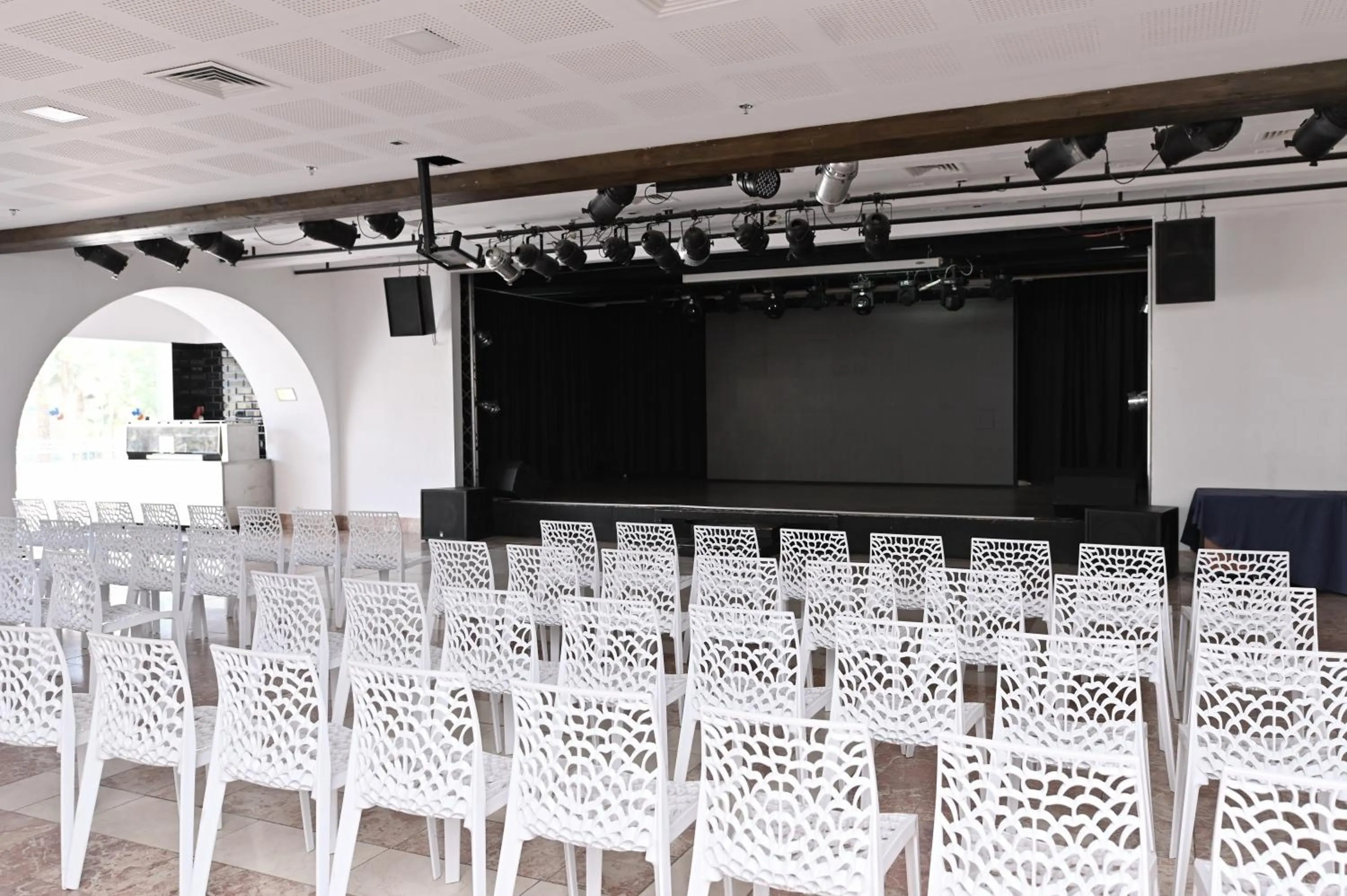 Entertainment in Club In Eilat - Coral Beach Villa Resort