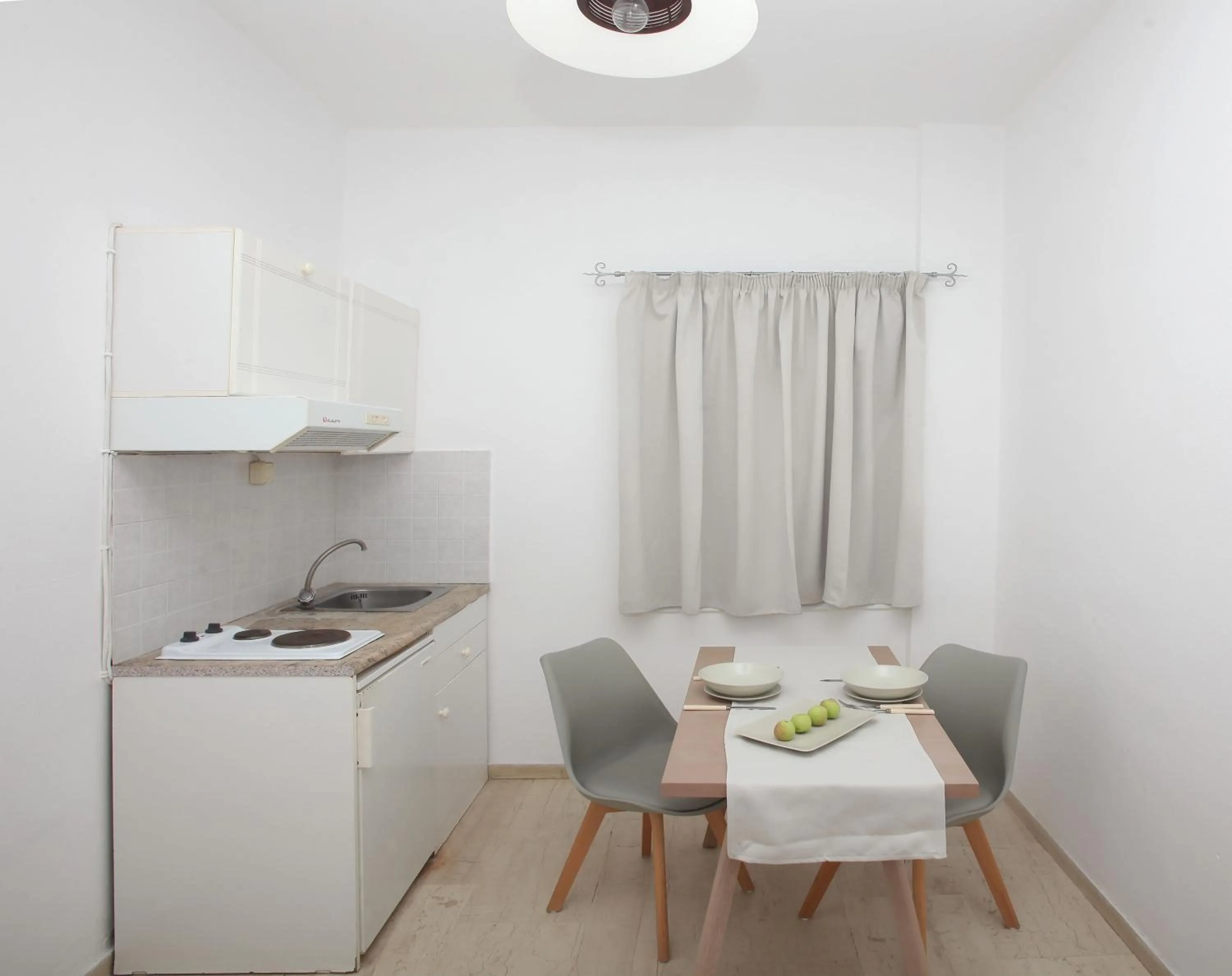 Dining area in Iraklis Apartments