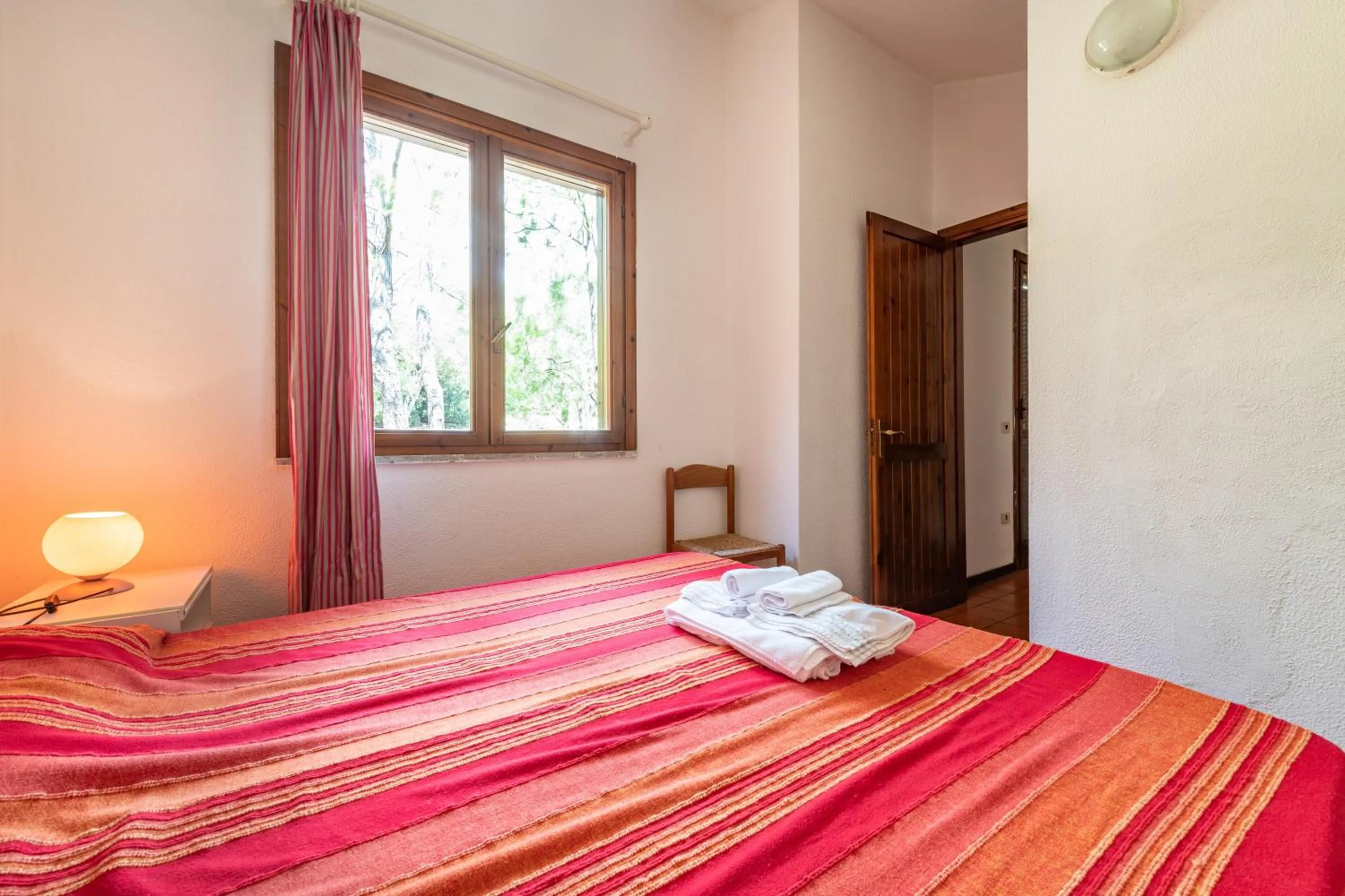Living room, Bed in Accu is Prezzus Villetta E1 50mt