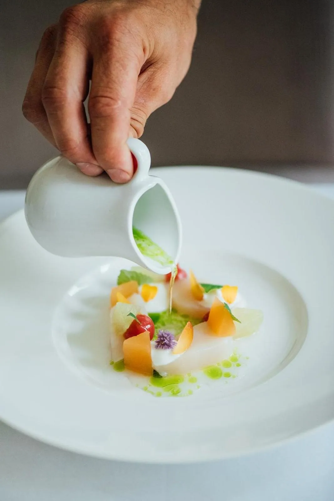 Restaurant/places to eat in Manoir Hovey, Relais & Châteaux