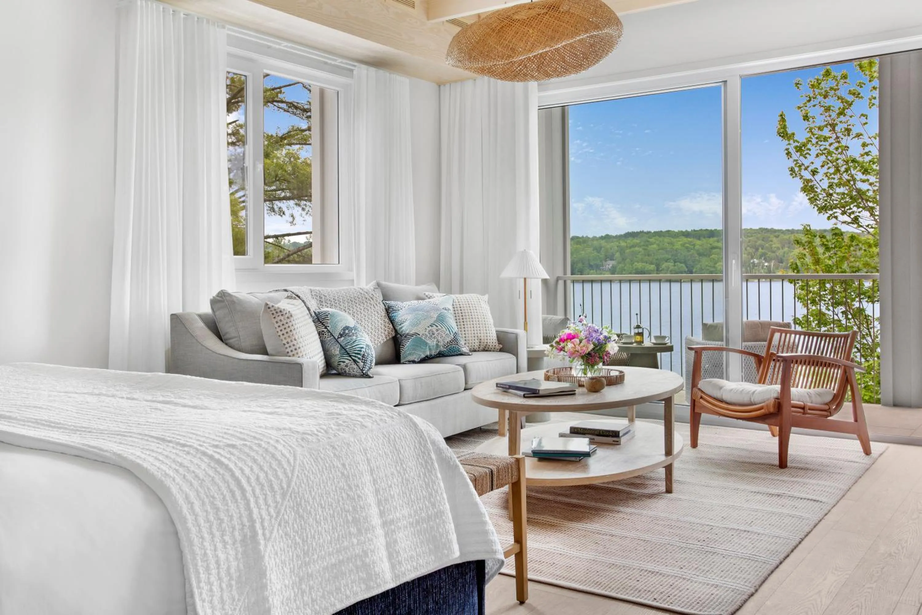 Balcony/Terrace in Manoir Hovey, Relais & Châteaux