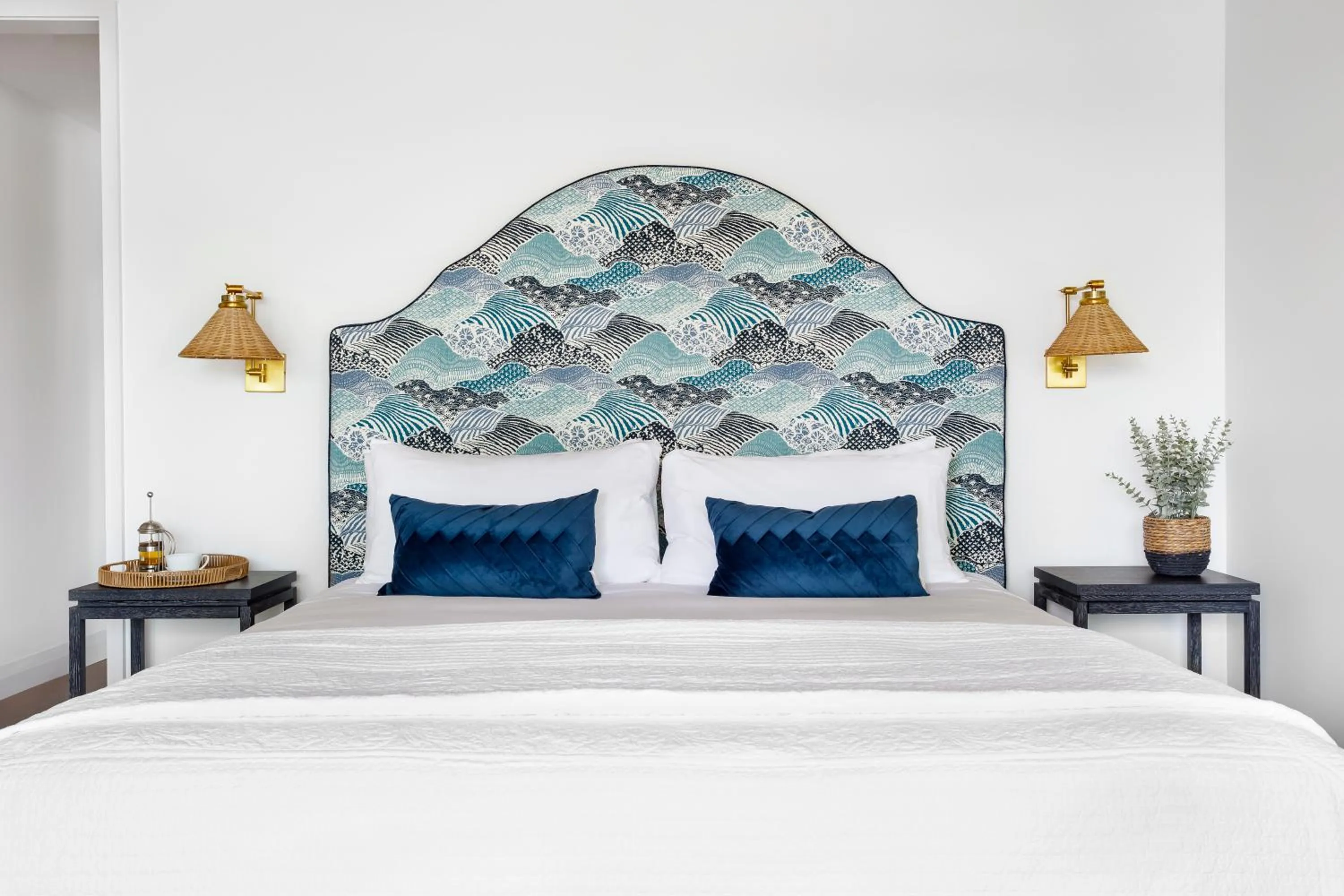 Bed in Manoir Hovey, Relais & Châteaux