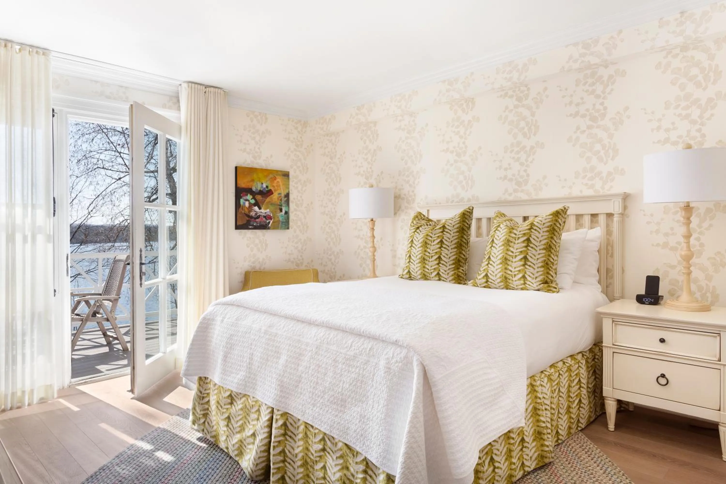 Balcony/Terrace, Bed in Manoir Hovey, Relais & Châteaux