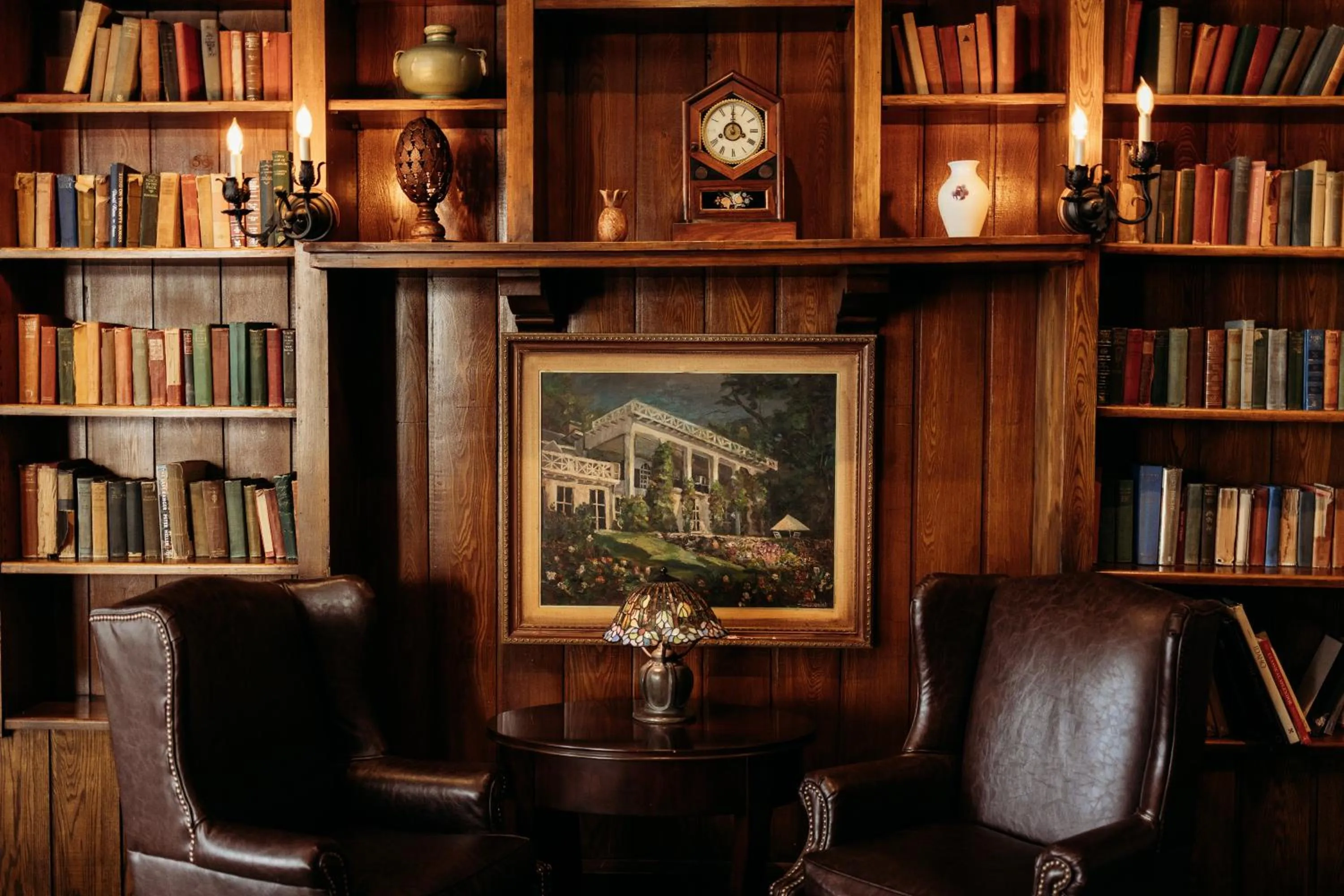 Library in Manoir Hovey, Relais & Châteaux