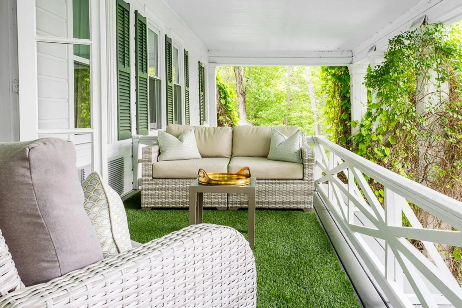 Balcony/Terrace in Manoir Hovey, Relais & Châteaux