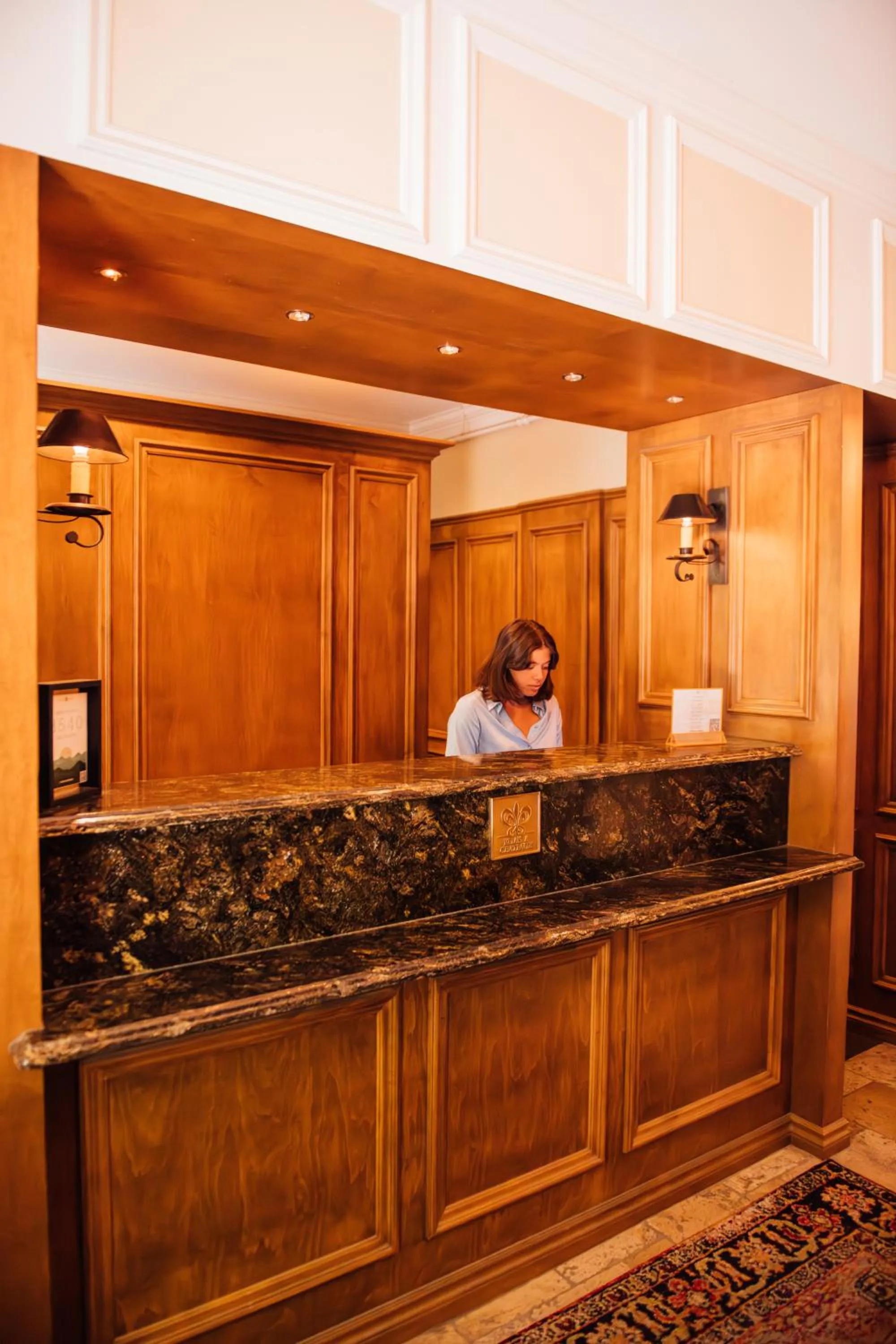 Lobby or reception in Manoir Hovey, Relais & Châteaux