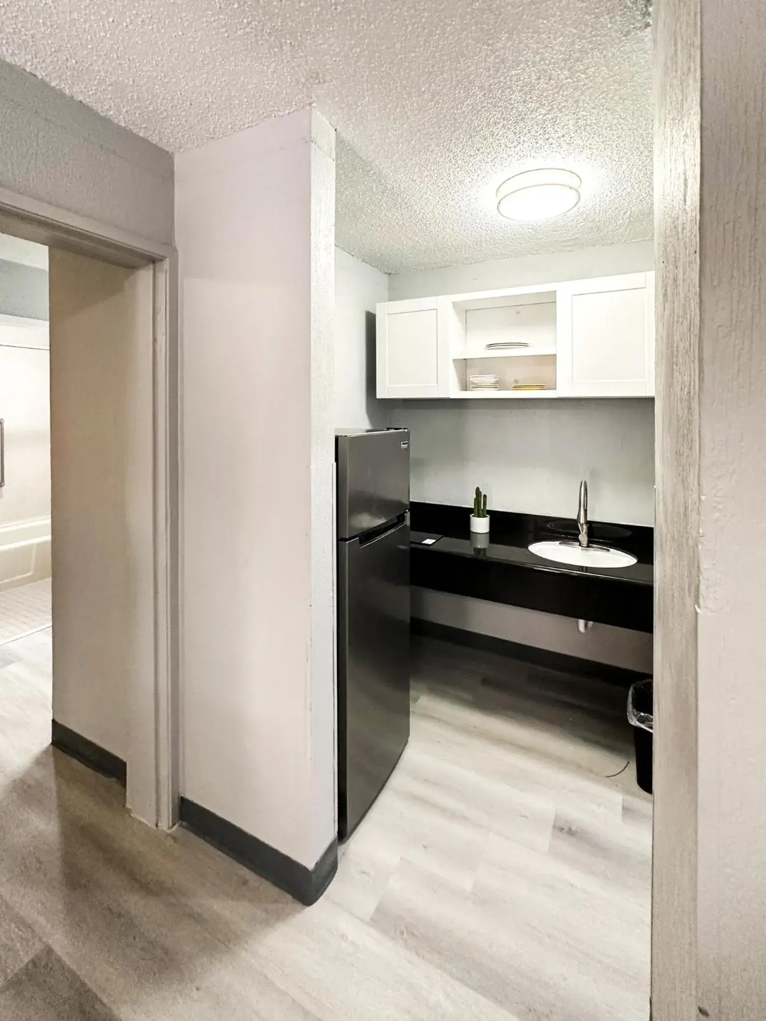 Kitchen or kitchenette in GreenTree Hotel & Extended Stay I-10 FWY Houston, Channelview, Baytown Kitchen or kitchenette in GreenTree Hotel & Extended Stay I-10 FWY Houston, Channelview, Baytown