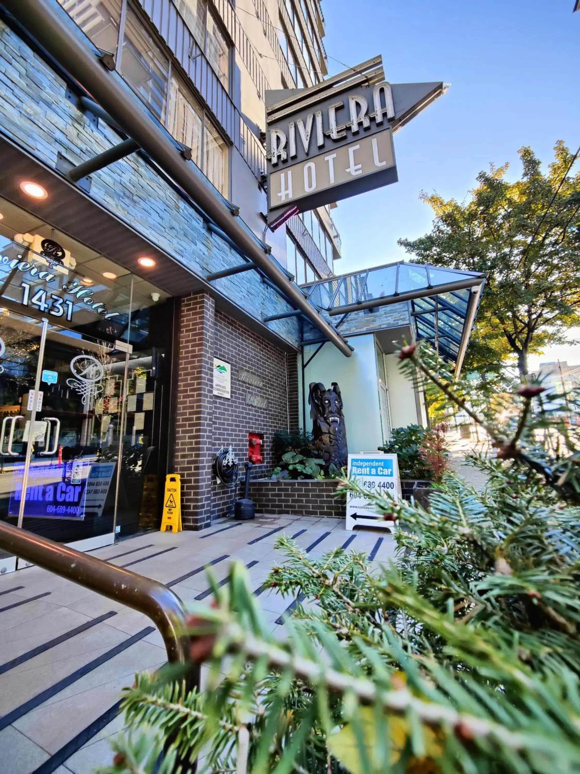 Facade/entrance in Divya Sutra Suites on Robson Downtown Vancouver Facade/entrance in Divya Sutra Suites on Robson Downtown Vancouver
