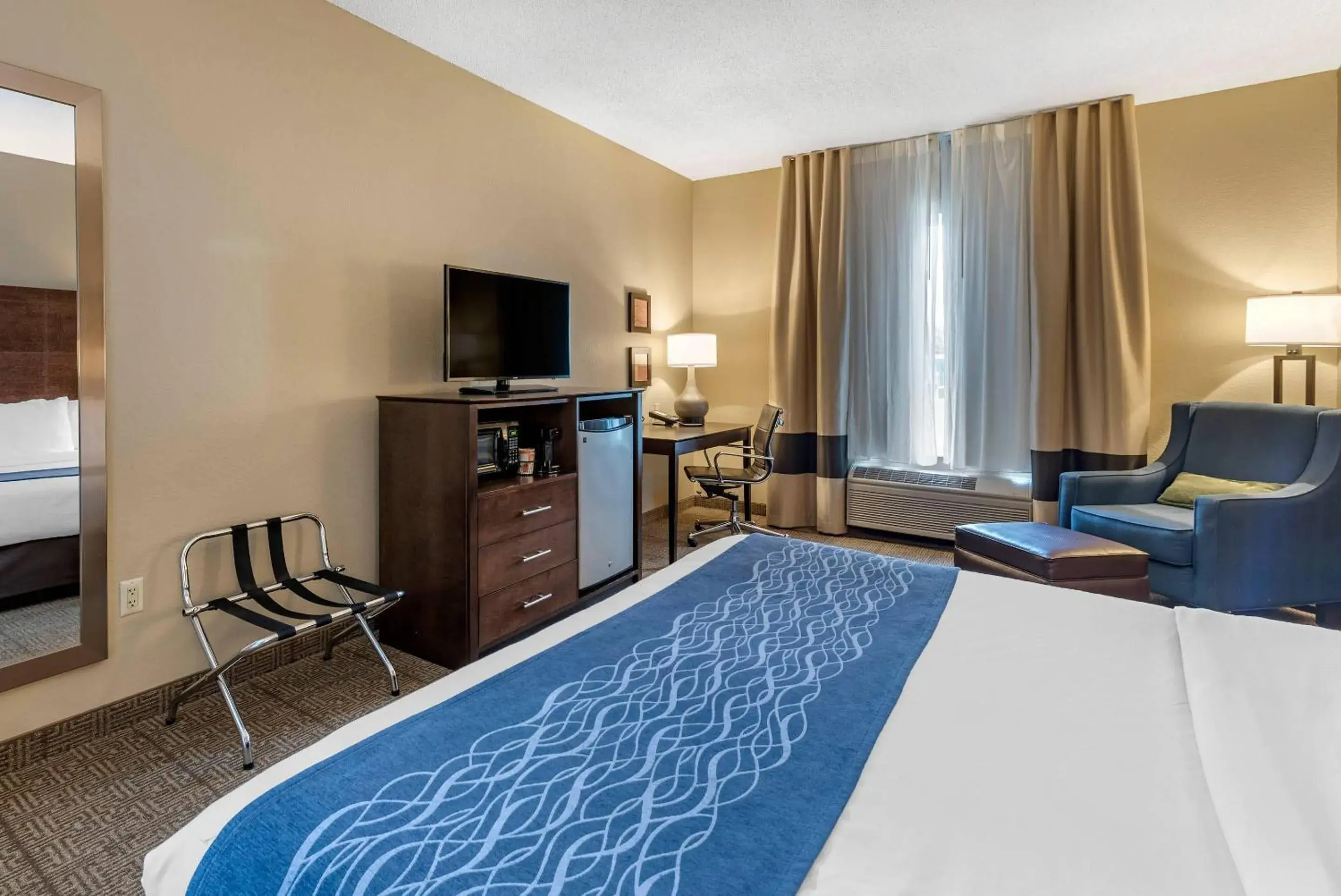 Bedroom, Bed in Comfort Inn & Suites Bryant - Benton Bedroom, Bed in Comfort Inn & Suites Bryant - Benton