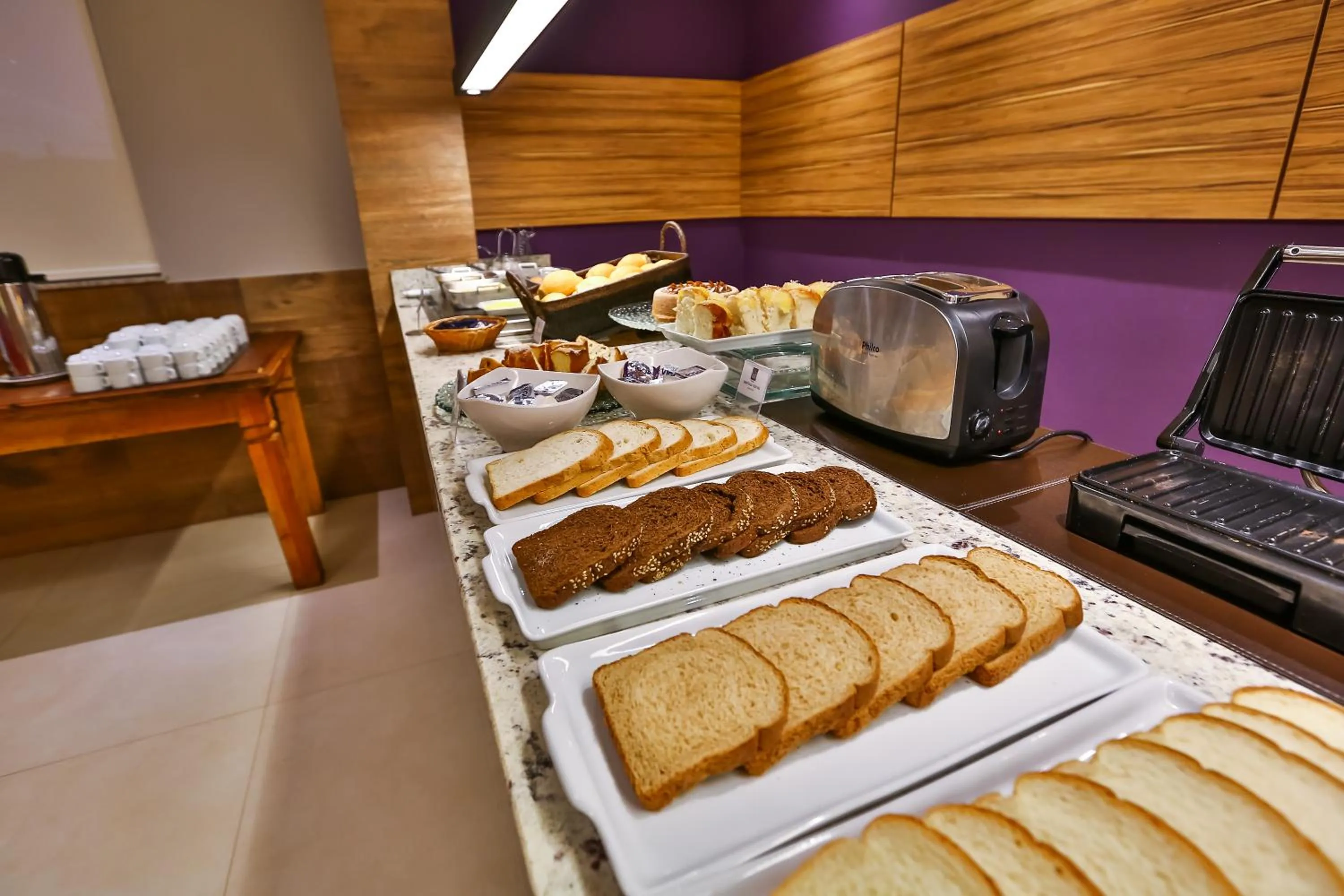 Restaurant/places to eat in Maringá Airport Hotel