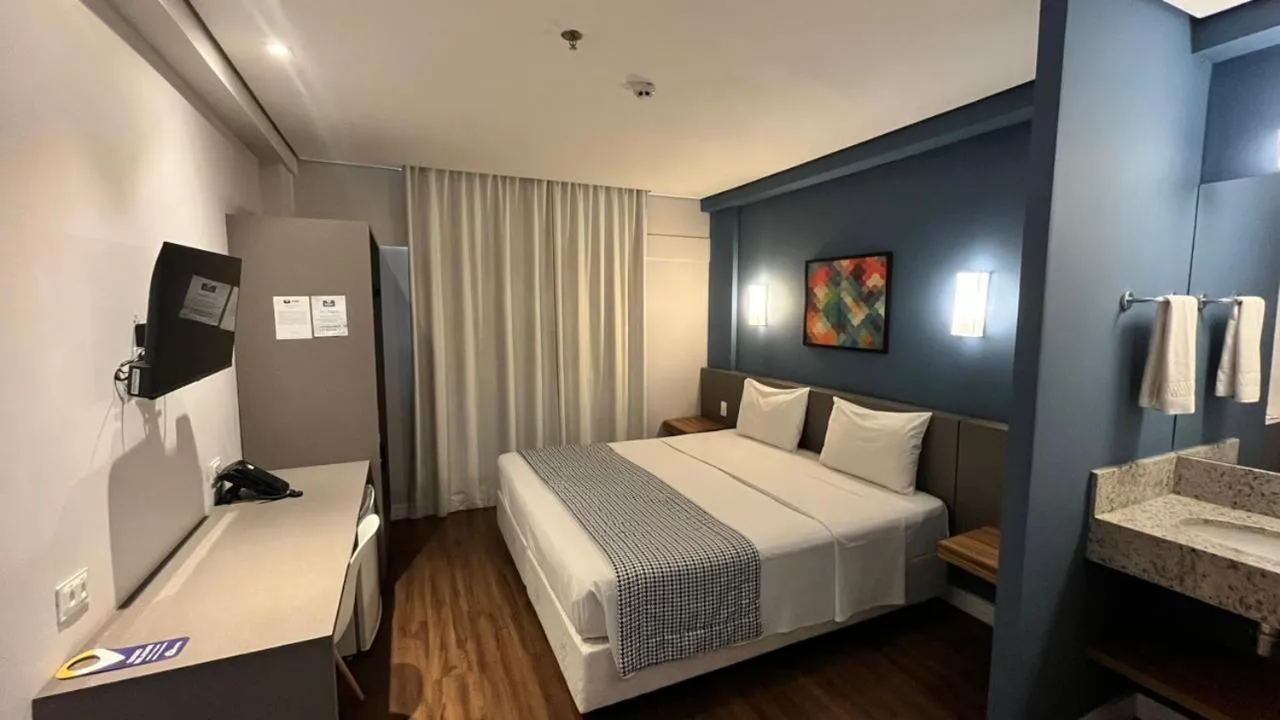 Photo of the whole room, Bed in Maringá Airport Hotel