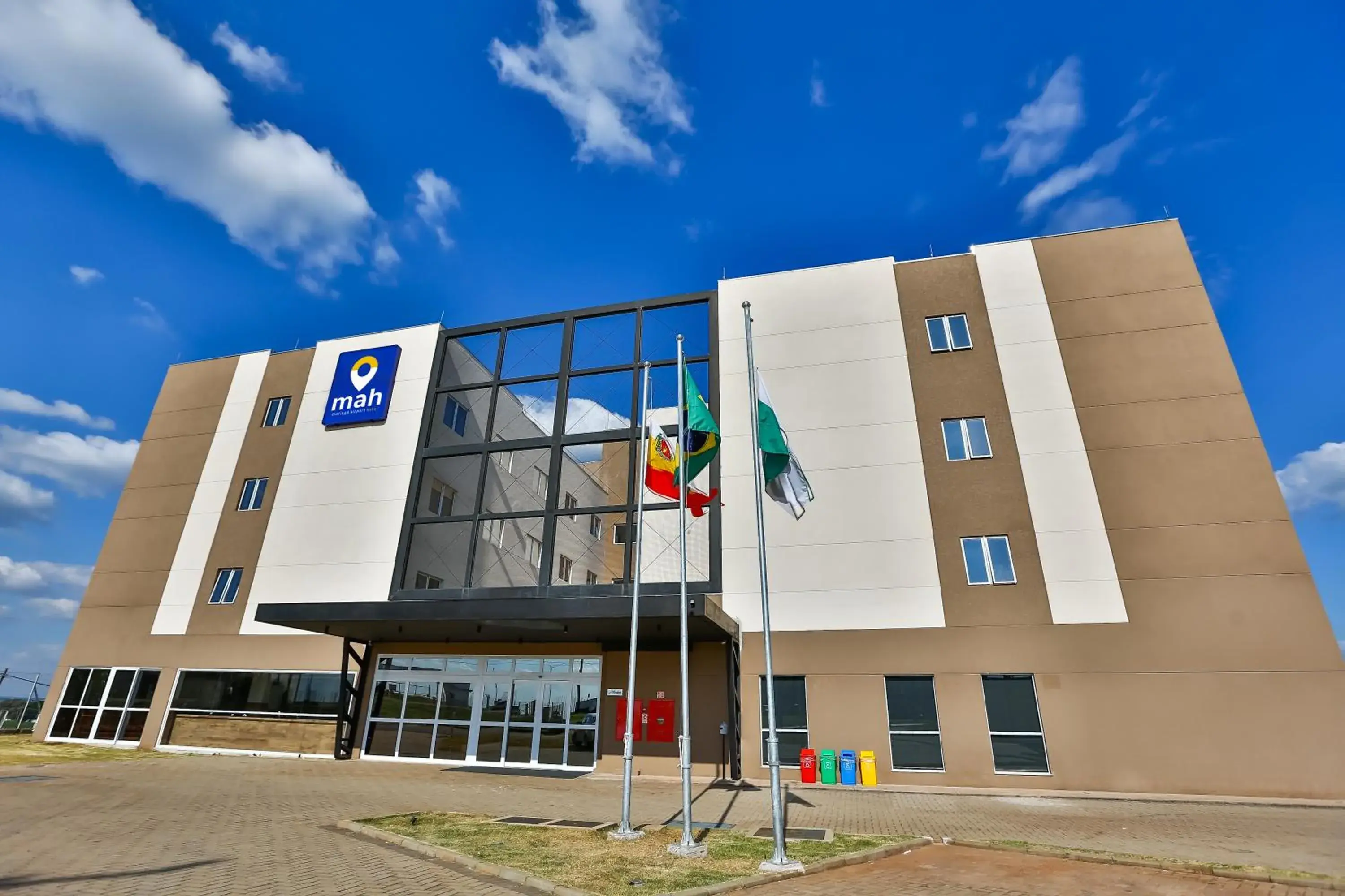 Property building in Maringá Airport Hotel Property building in Maringá Airport Hotel