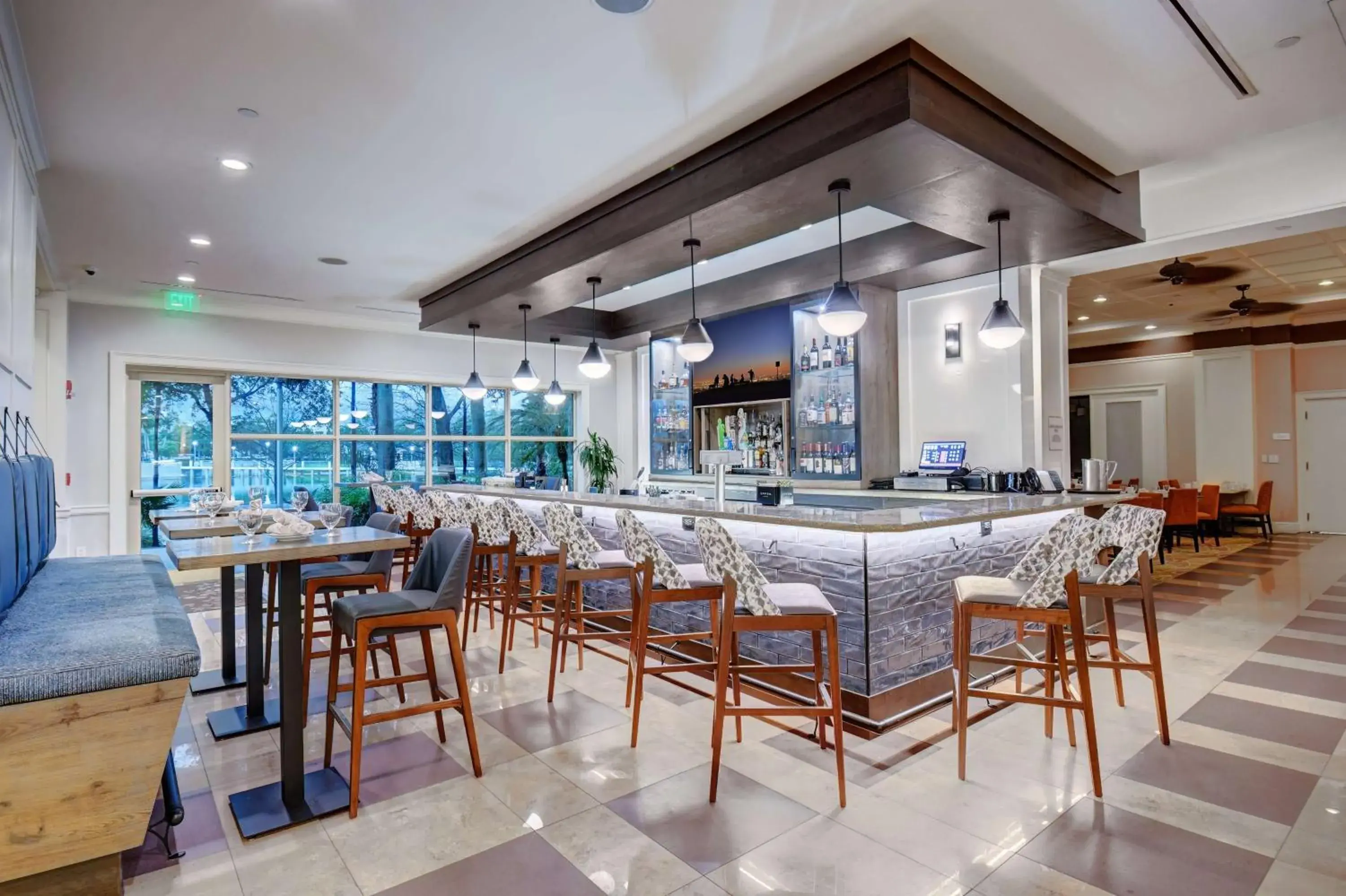 Lounge or bar in Hilton Garden Inn Palm Beach Gardens Lounge or bar in Hilton Garden Inn Palm Beach Gardens