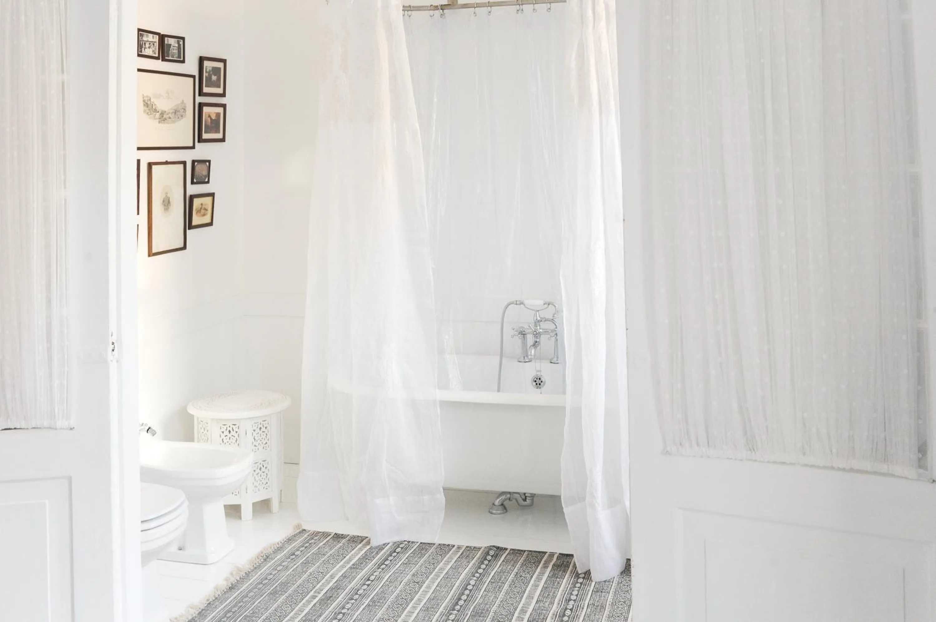 Bathroom in Mo House