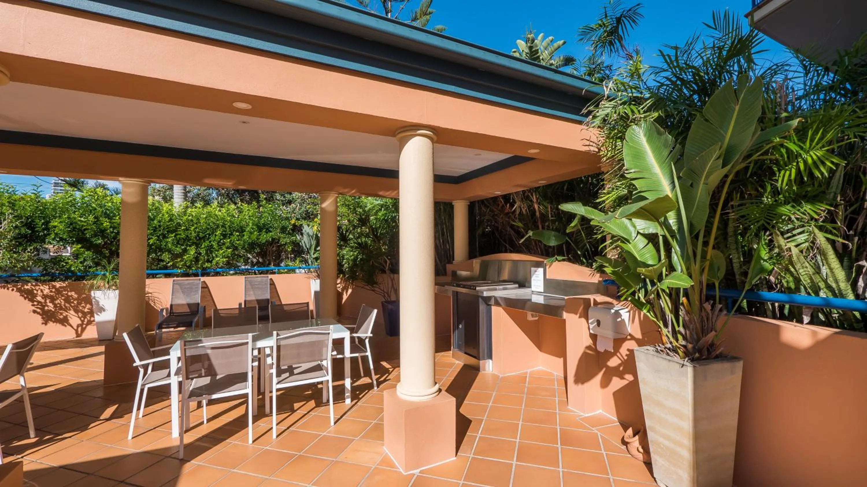 BBQ facilities in San Mateo On Broadbeach