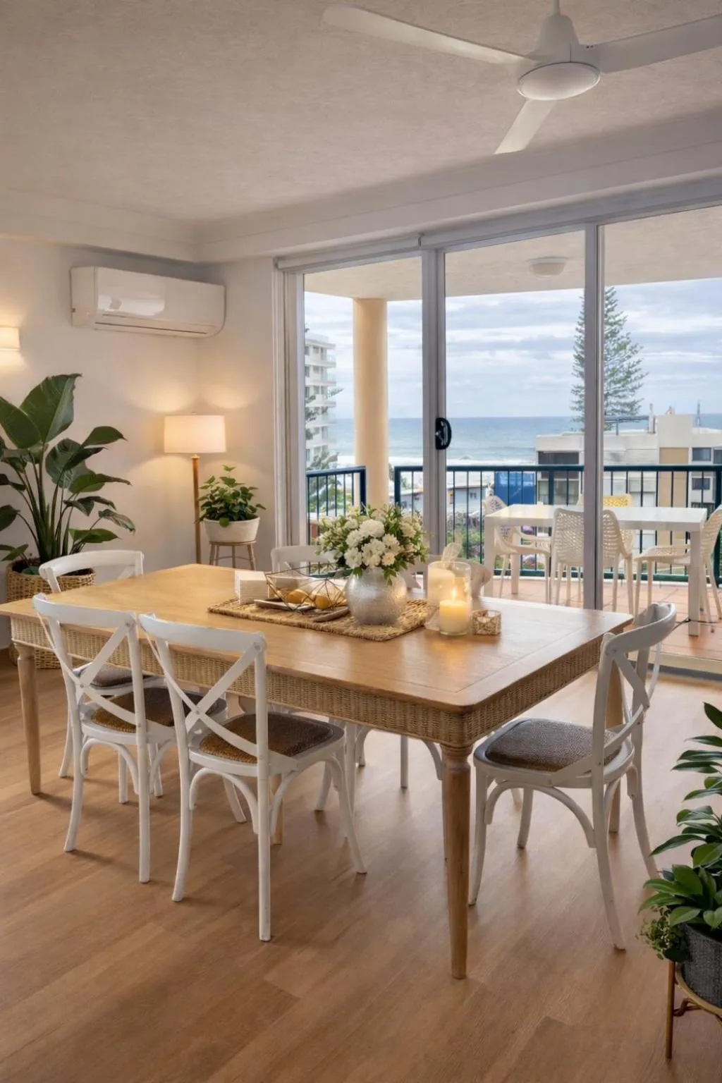 Dining area in San Mateo On Broadbeach