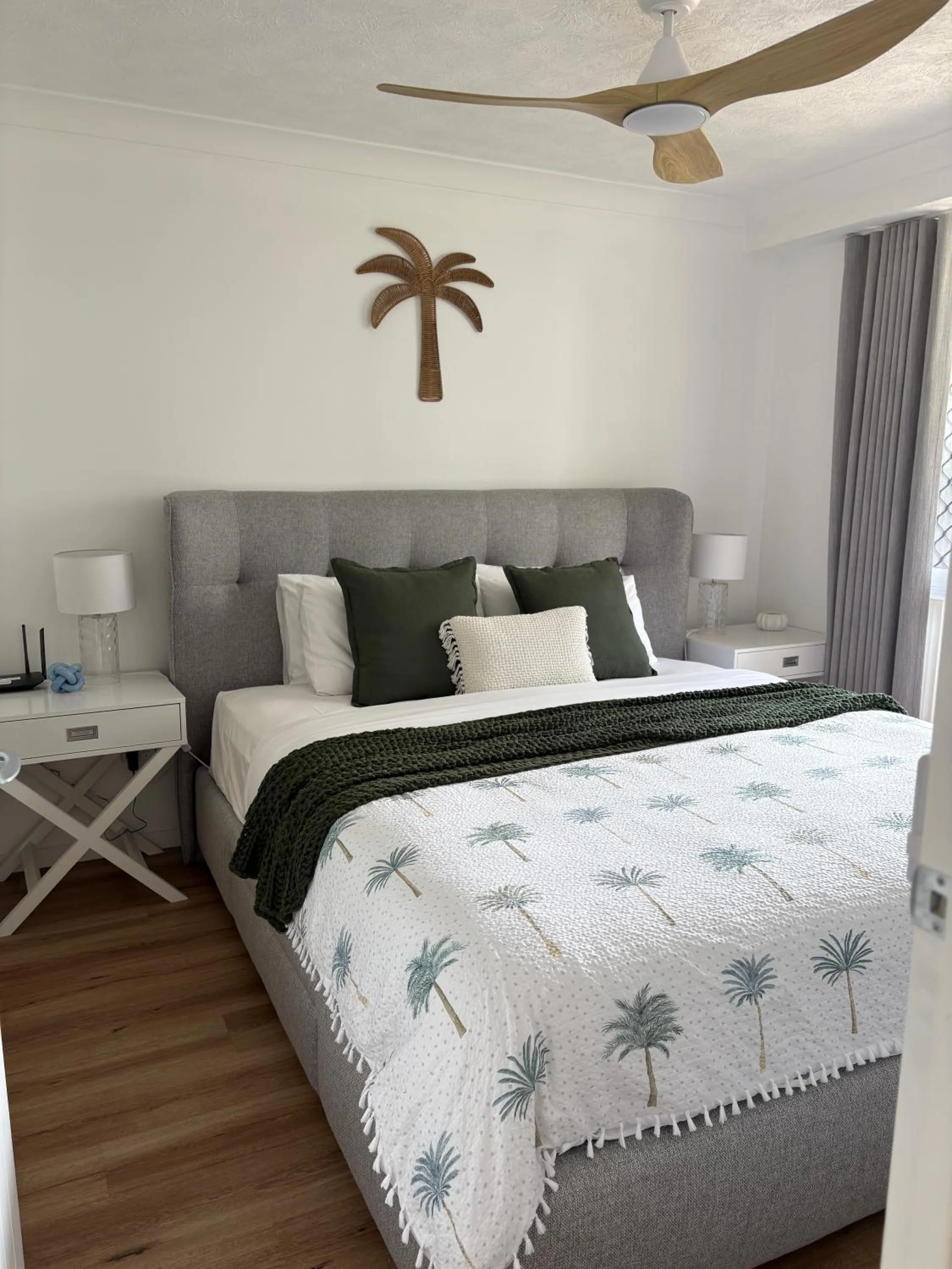 Bedroom, Bed in San Mateo On Broadbeach