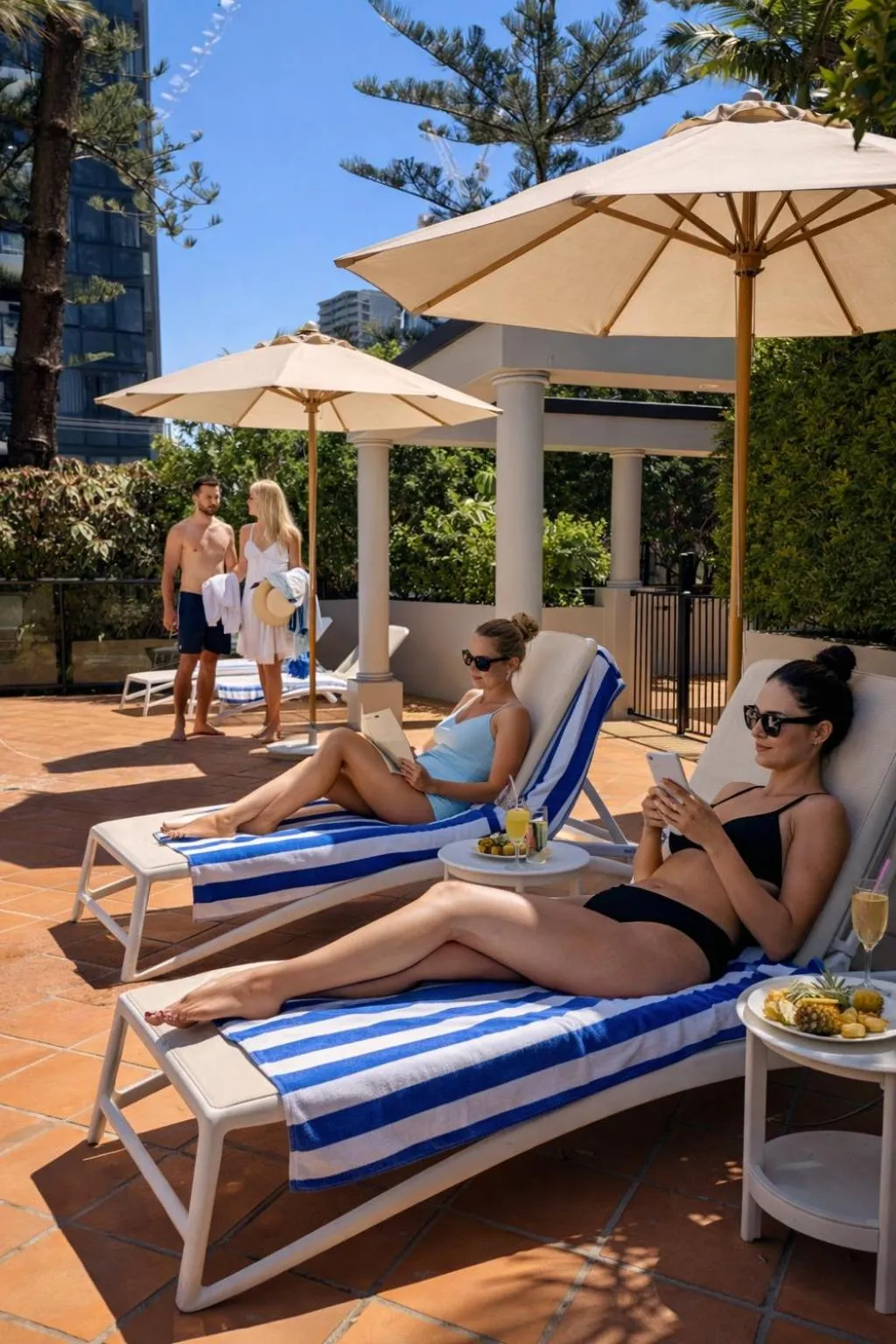 Swimming pool in San Mateo On Broadbeach