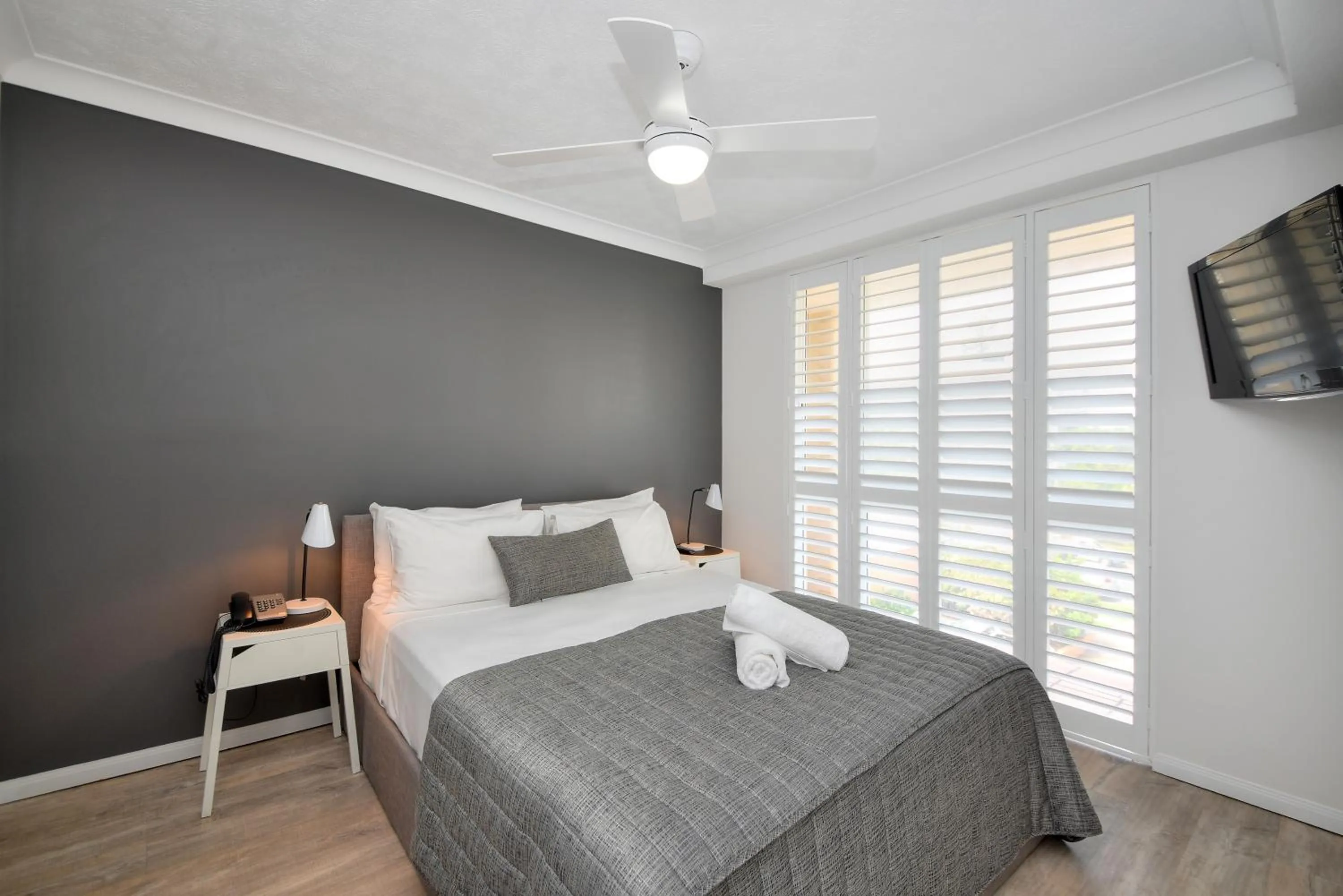 Bedroom, Bed in San Mateo On Broadbeach