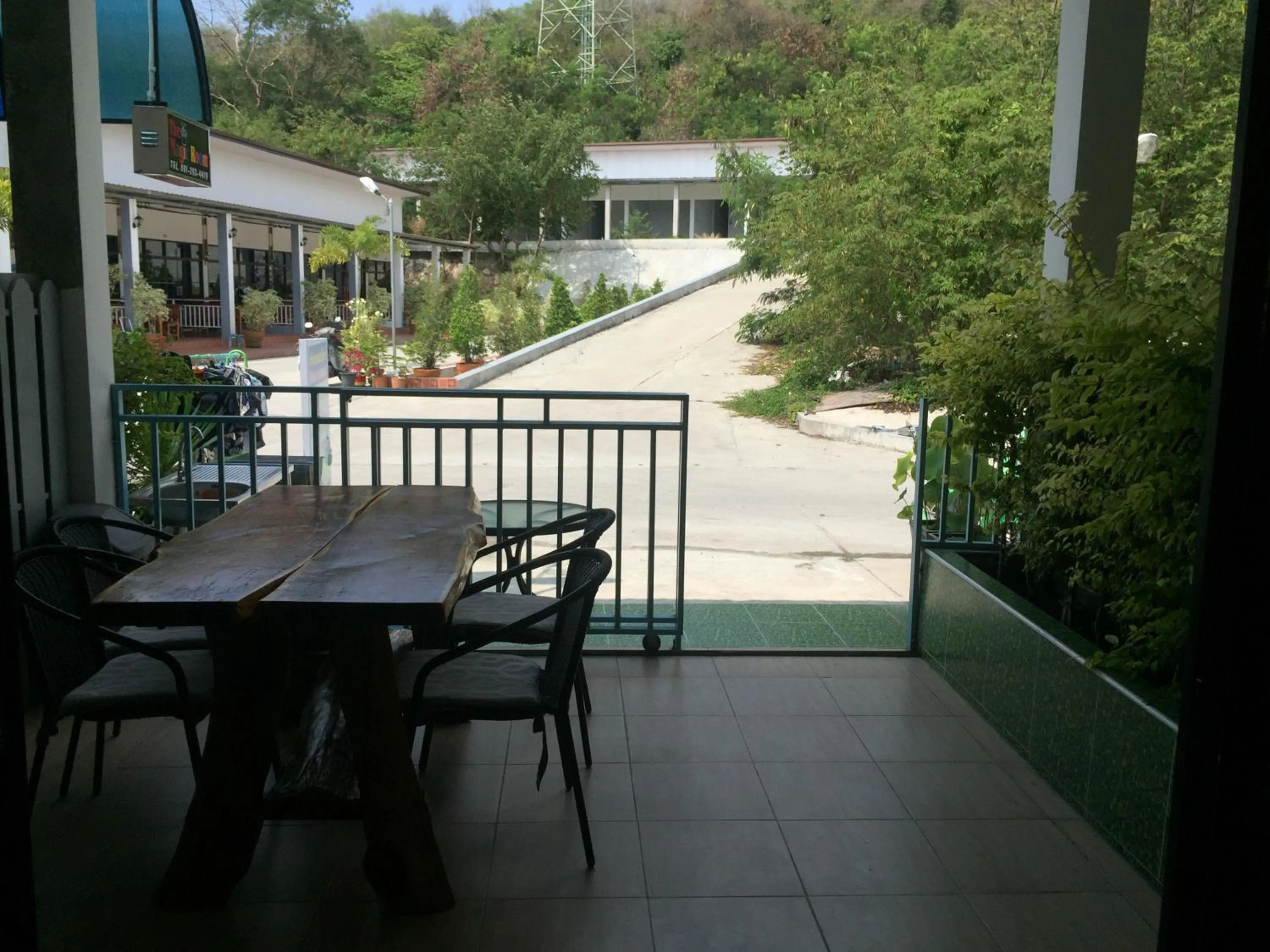 Baan AomSub