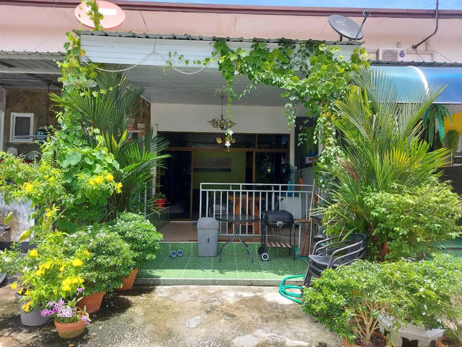 Baan AomSub