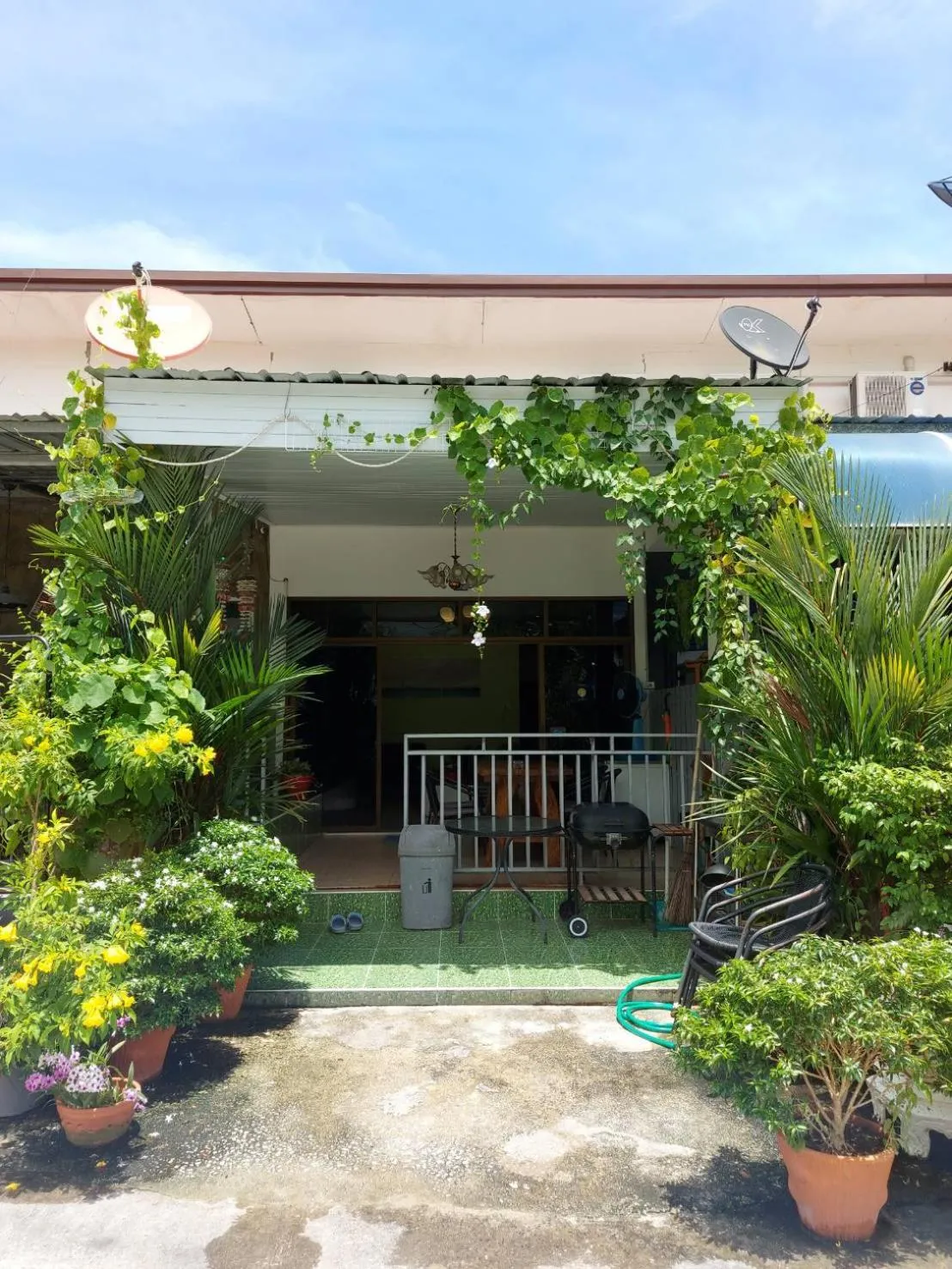 Baan AomSub