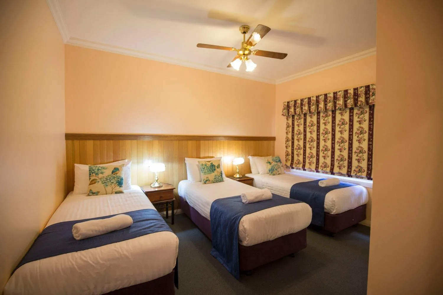 Bedroom, Bed in Robyn's Nest Lakeside Resort