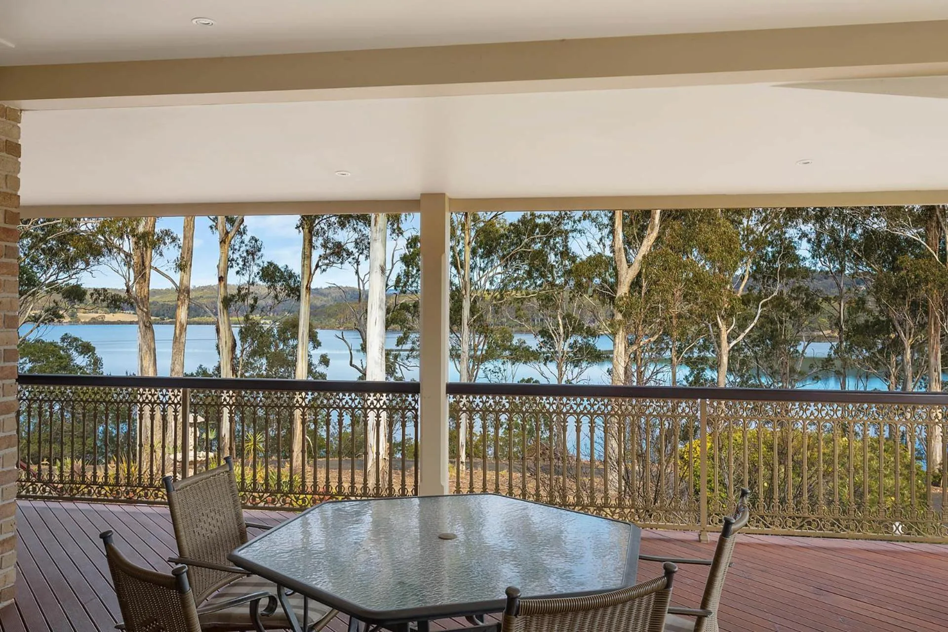 Balcony/Terrace in Robyn's Nest Lakeside Resort