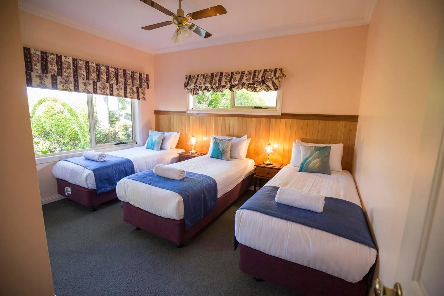 Bedroom, Bed in Robyn's Nest Lakeside Resort