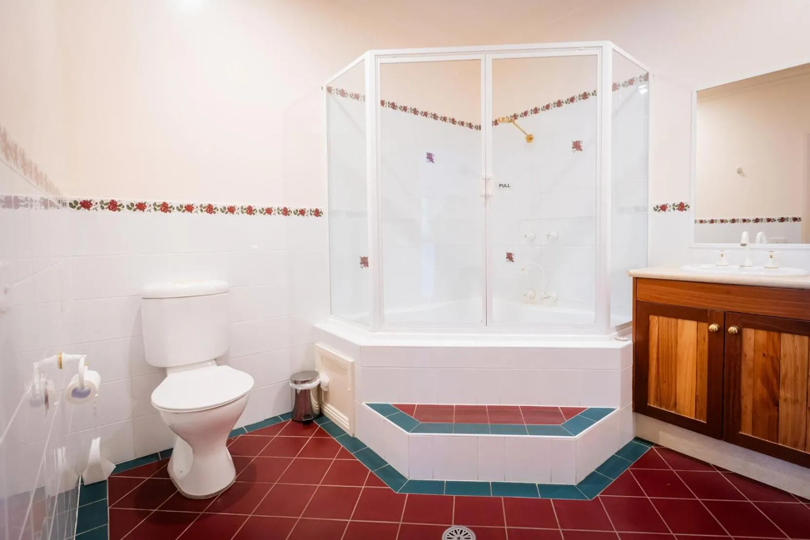Bathroom in Robyn's Nest Lakeside Resort