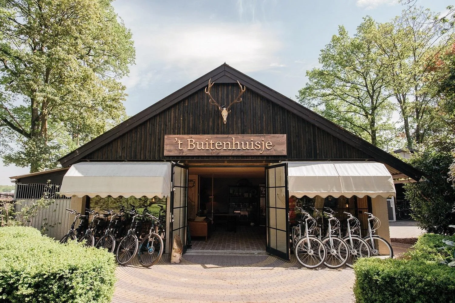 Animals in Van der Valk Hotel Apeldoorn - de Cantharel