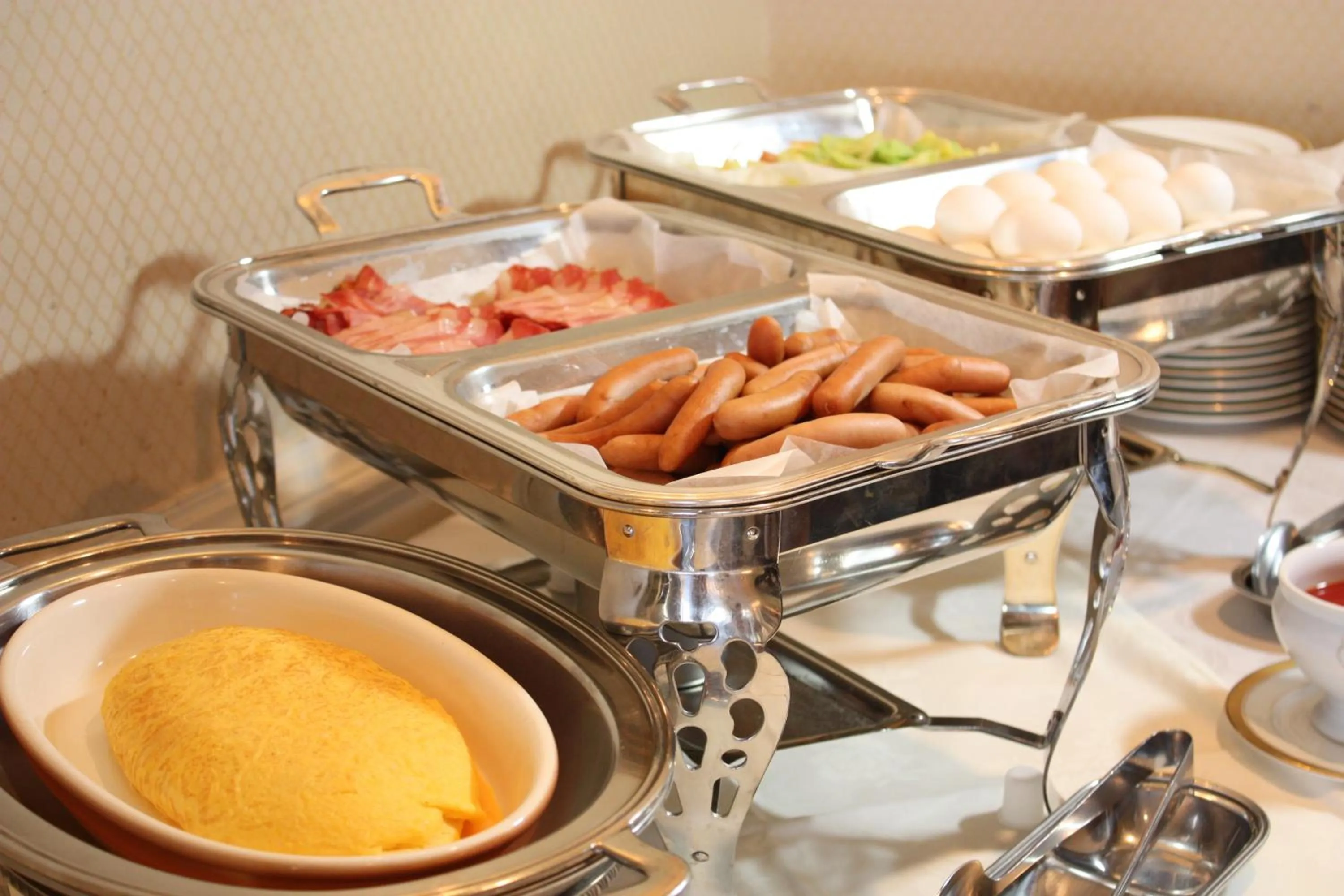 Restaurant/places to eat in Hotel Osaka Castle