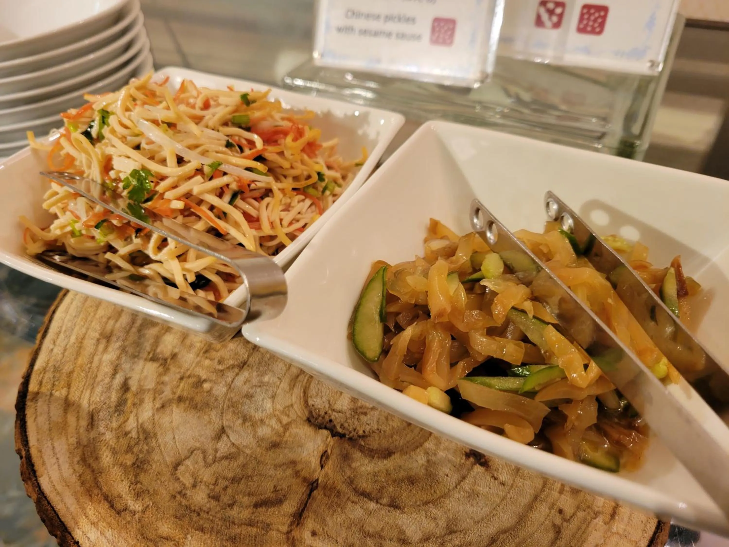 Restaurant/places to eat in Hotel Osaka Castle