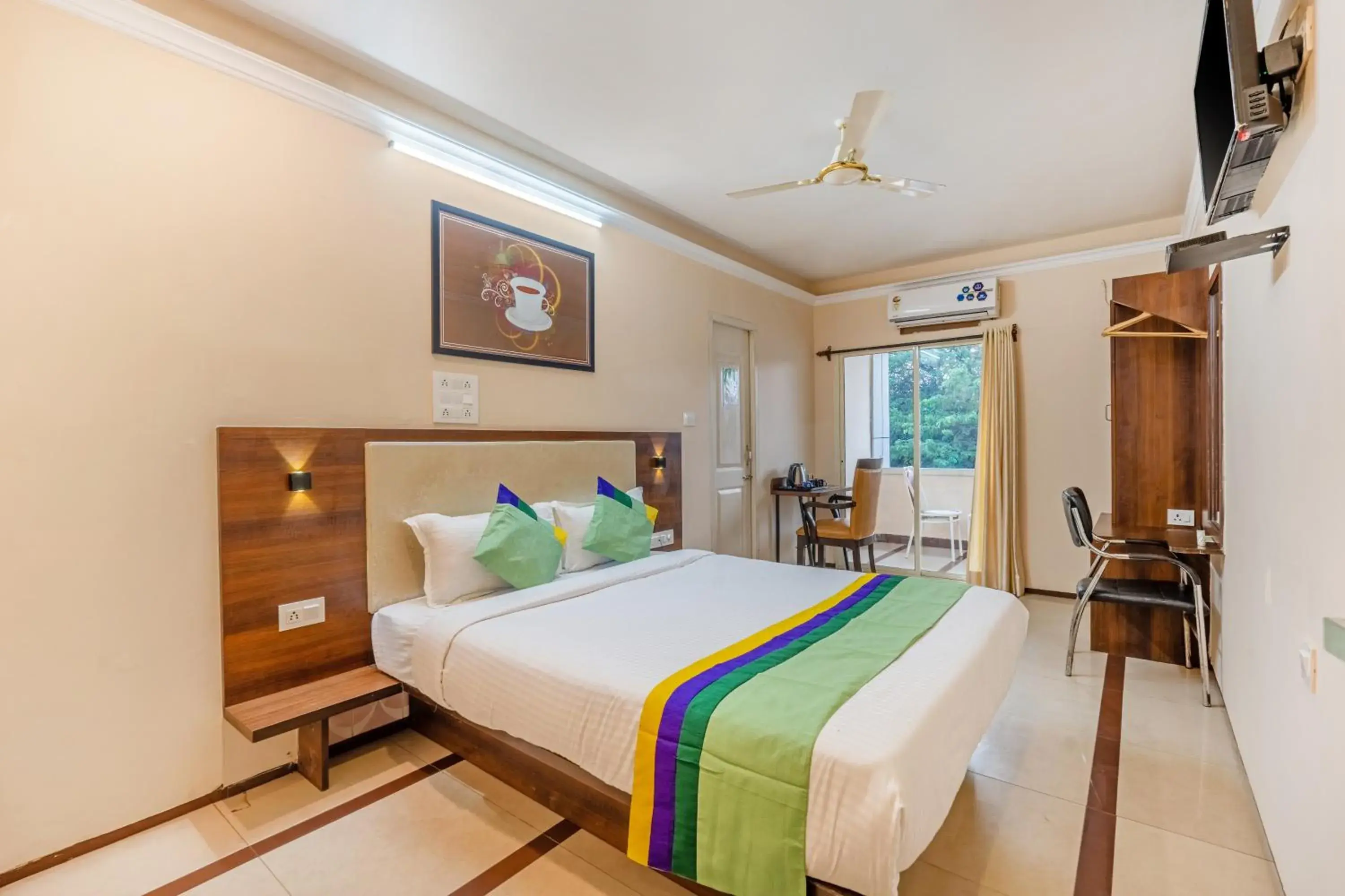 Bedroom, Bed in Treebo Sunheads Bedroom, Bed in Treebo Sunheads