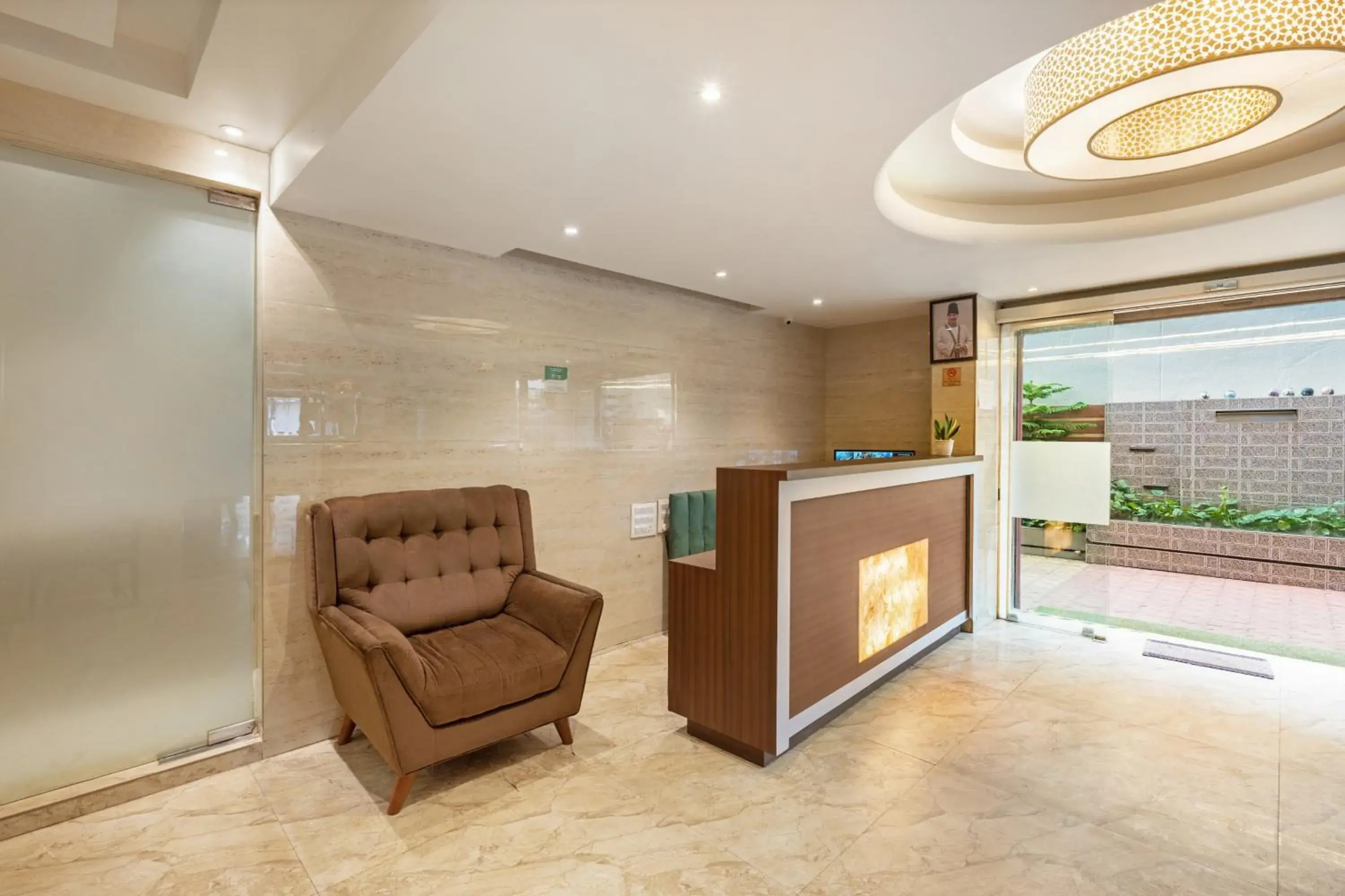 Lobby or reception in Treebo Sunheads Lobby or reception in Treebo Sunheads